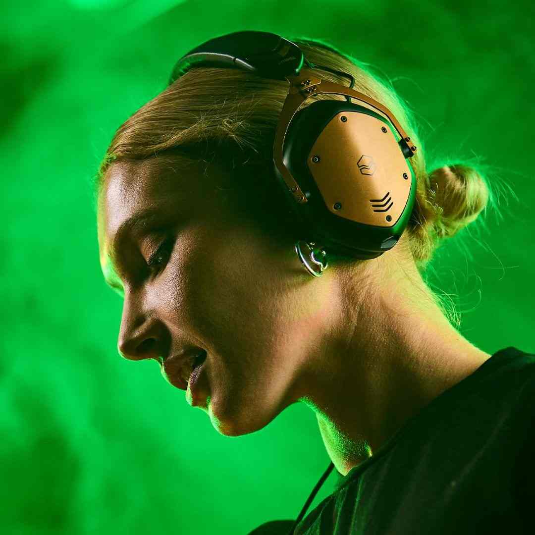 Roland V-MODA Crossfade 3 Wireless Over-Ear Headphones with Hi-Res Audio (Bronze Black) 7