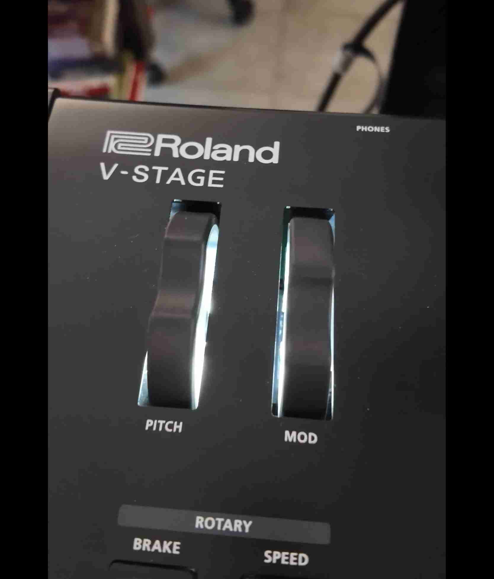 Roland V-STAGE 76-Key Semi-Weighted Digital Stage Piano 10