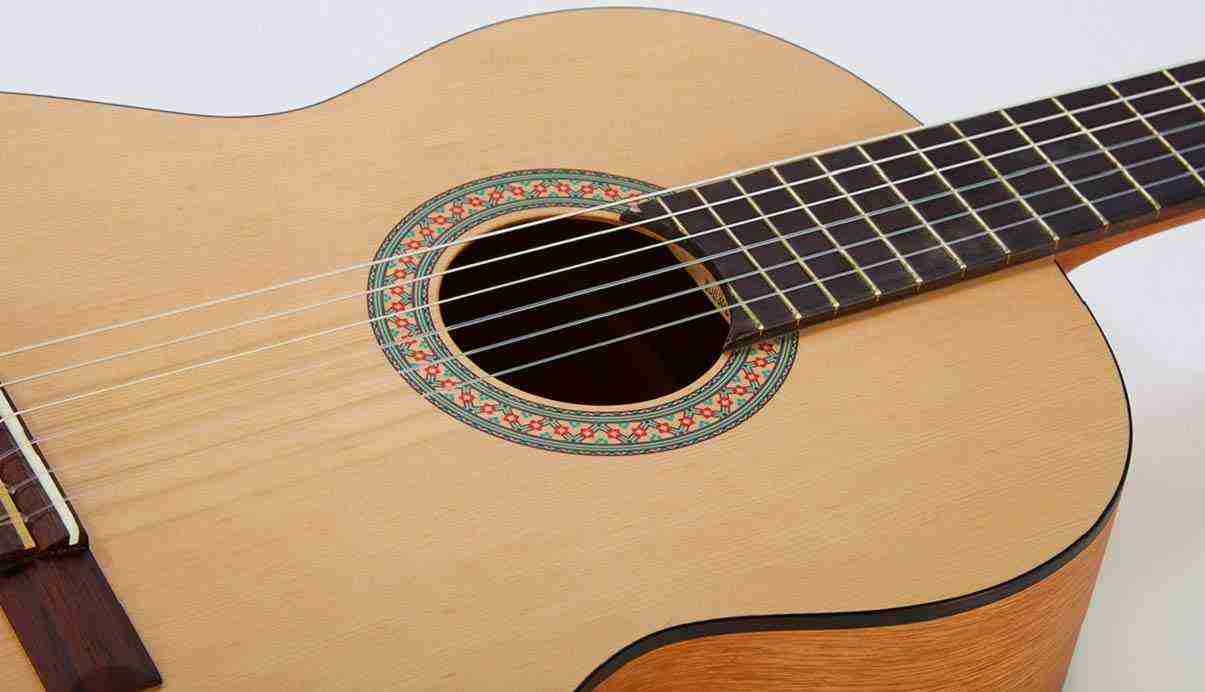 Yamaha C40M Full Size Classical Guitar, 6-String Nylon, Matte Natural Finish 8