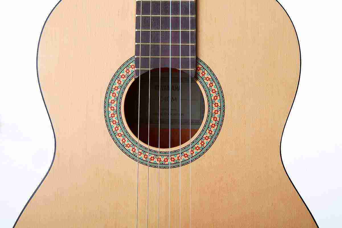 Yamaha C40M Full Size Classical Guitar, 6-String Nylon, Matte Natural Finish 4