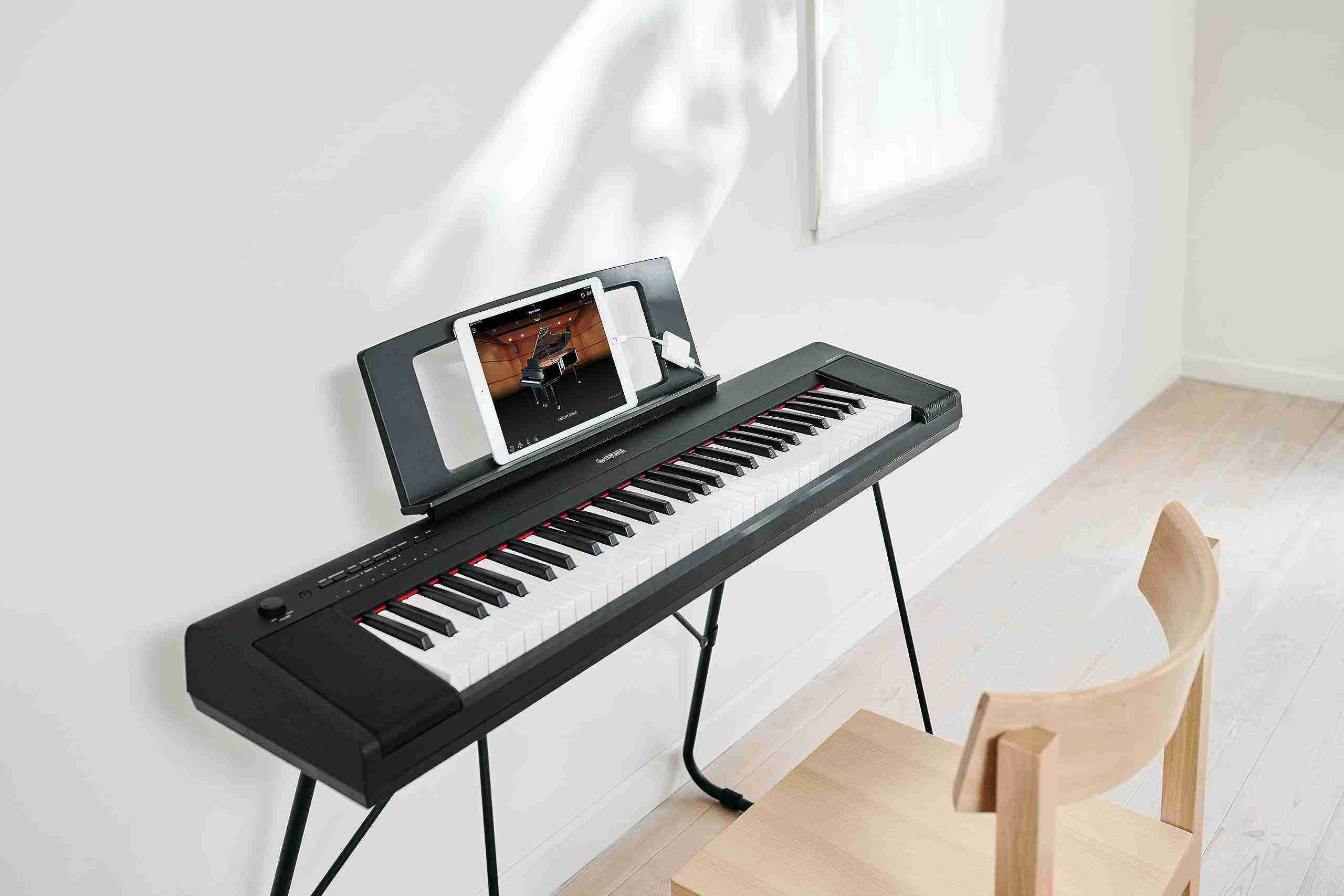 بيانو رقمي محمول Yamaha NP-15 Piaggero بـ 61 مفتاحًا - أسود 7