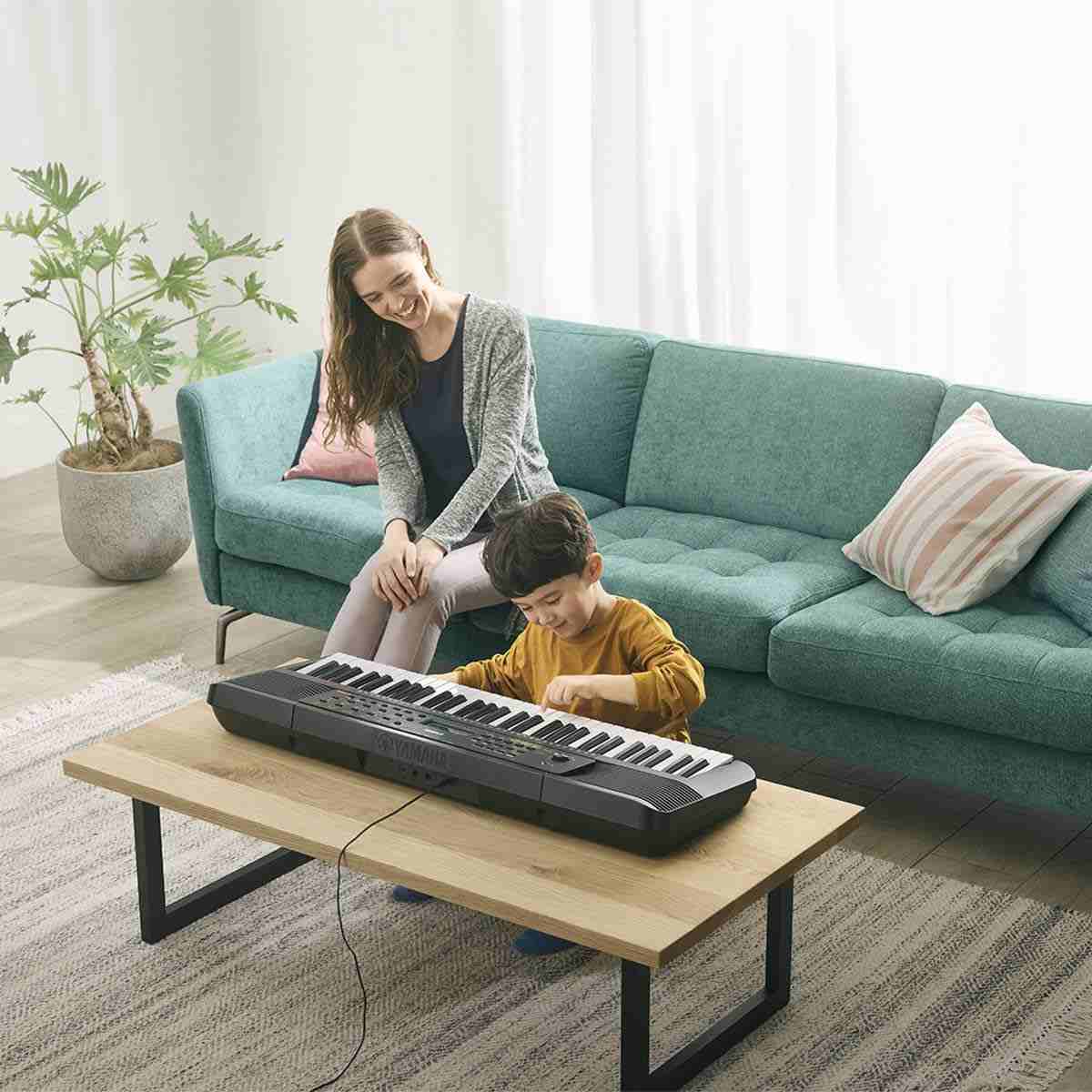 لوحة مفاتيح أرينجر محمولة Yamaha PSR-E283 بـ 61 مفتاحًا مع أدوات تعليمية 2