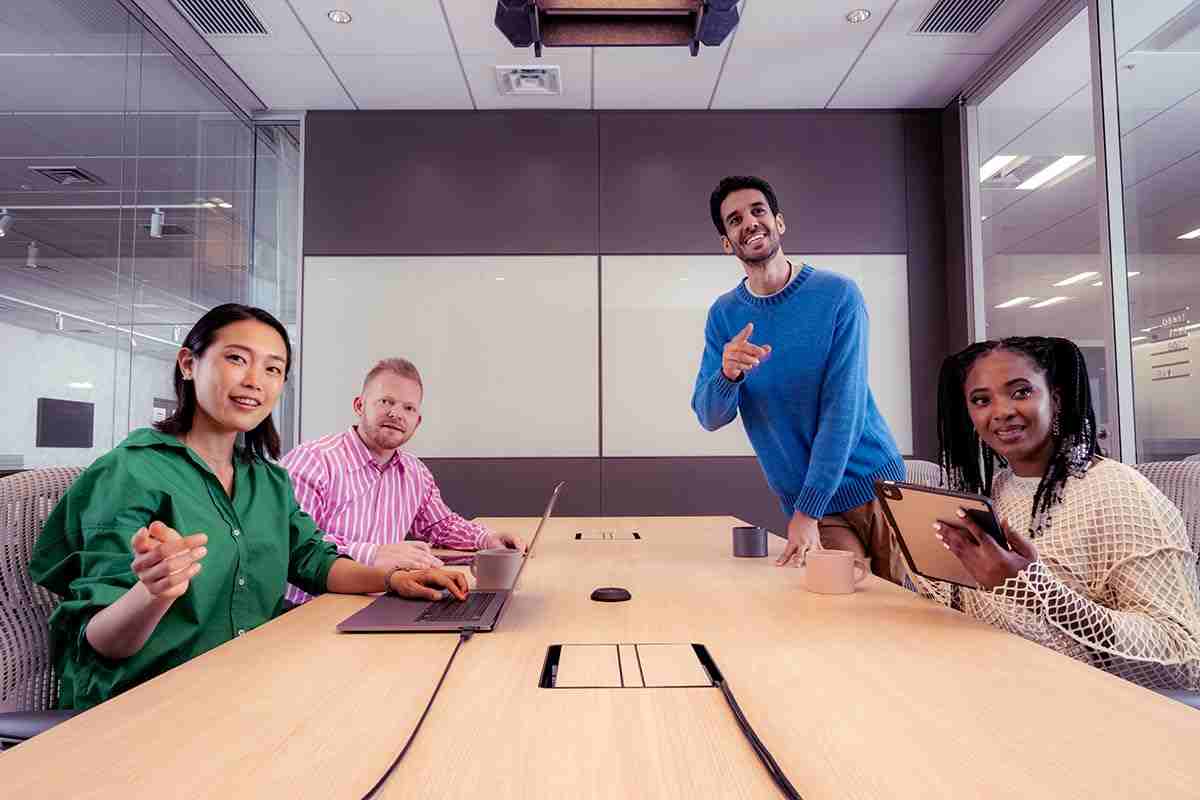 Yamaha CS-500 All-in-One Video Sound Bar Conference System for Huddle Rooms 7