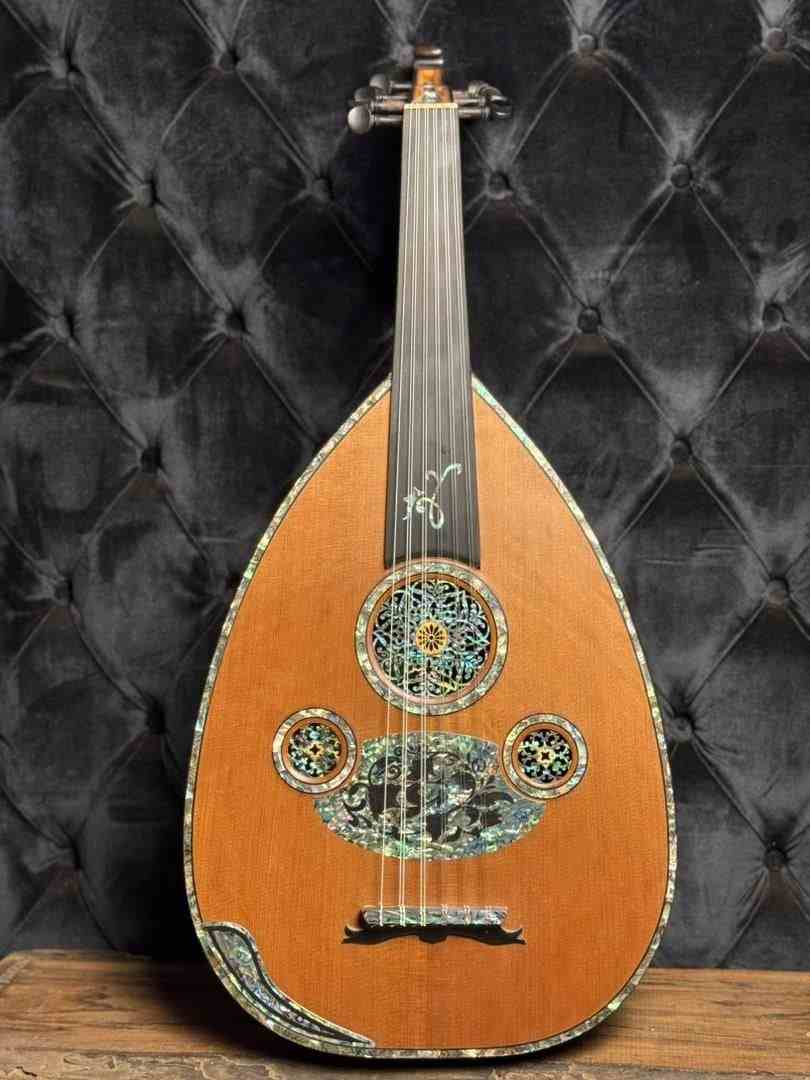Zeryab 3 Handcrafted Iraqi-Style Oud with Cedar Top & Mahogany Bowl, 11-String 10