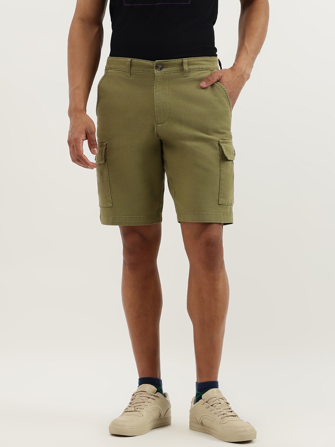 United Colors of Benetton Solid Comfort Fit Cargo Shorts