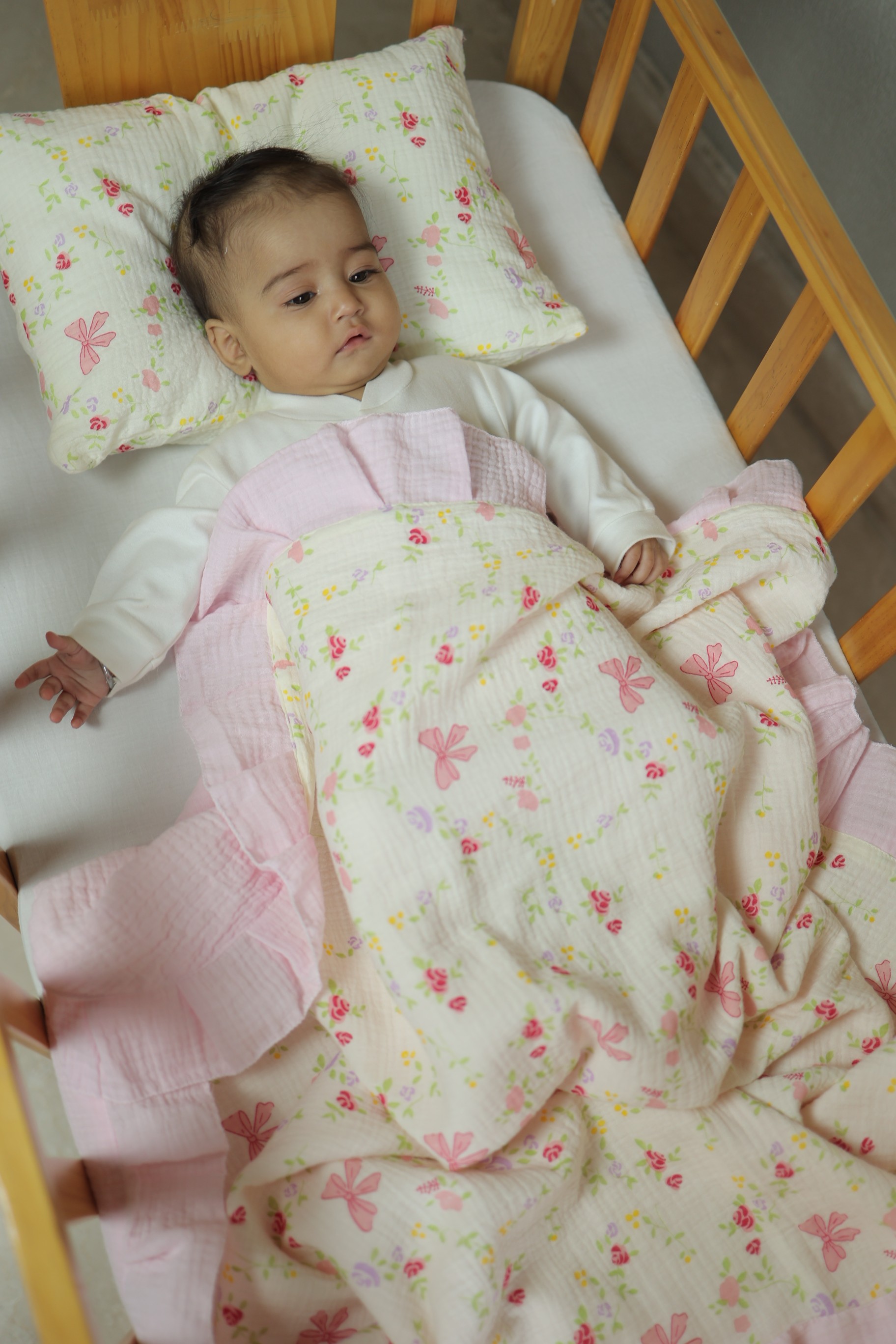 BowBloom Reversible Muslin Blanket & Pillow Set