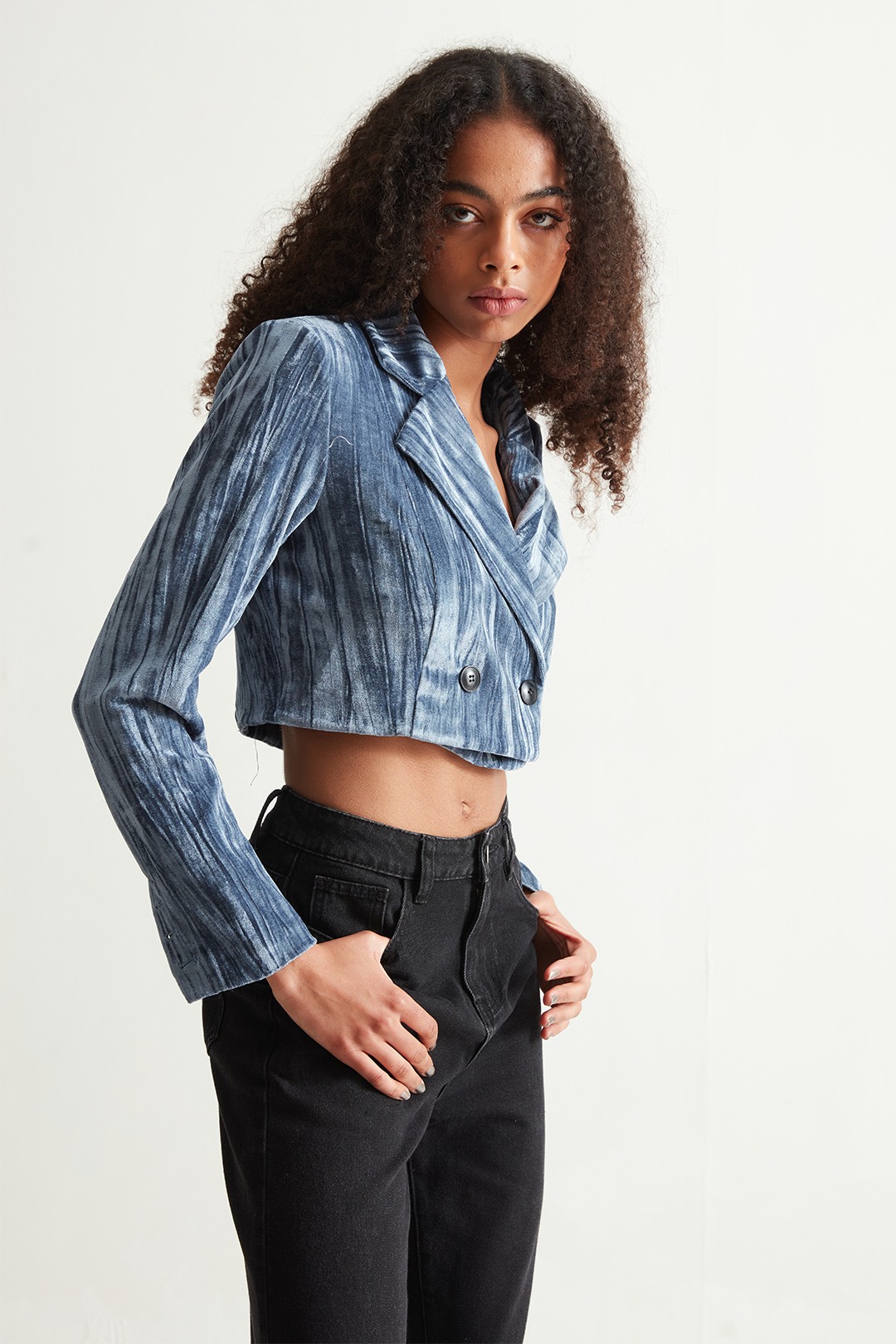 Cropped velvet blazer online