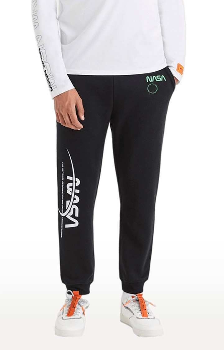 Men's Black Cotton Blend Typographic Activewear Joggers