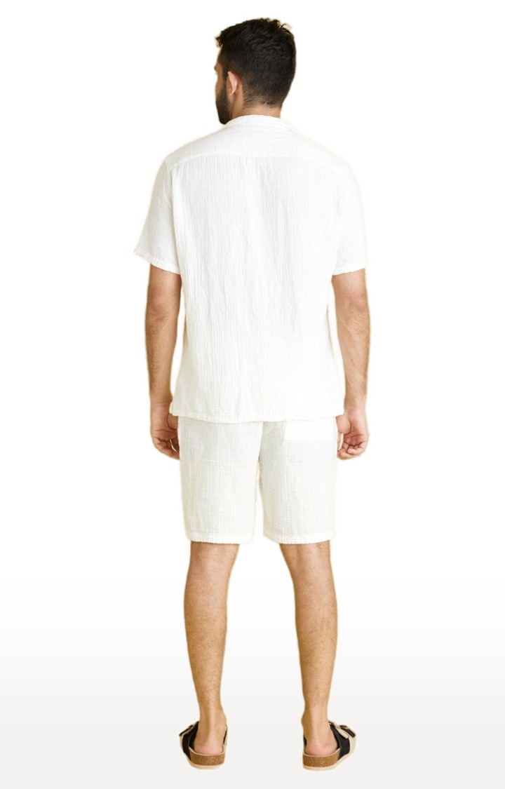 Men's White Solid Casual Shirts