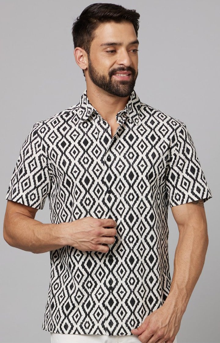 Men's White Geometrical Casual Shirts