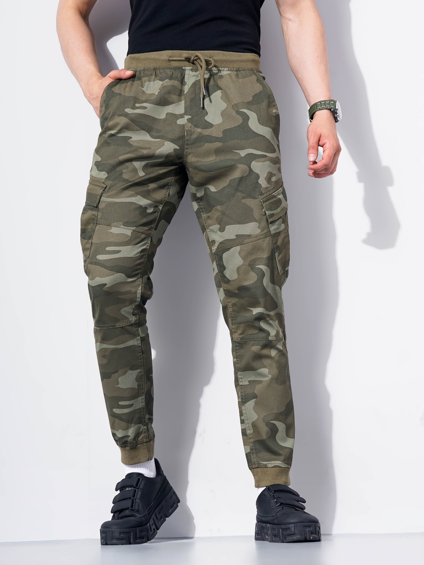 celio | Men's Green Cotton Blend Camouflage Trousers