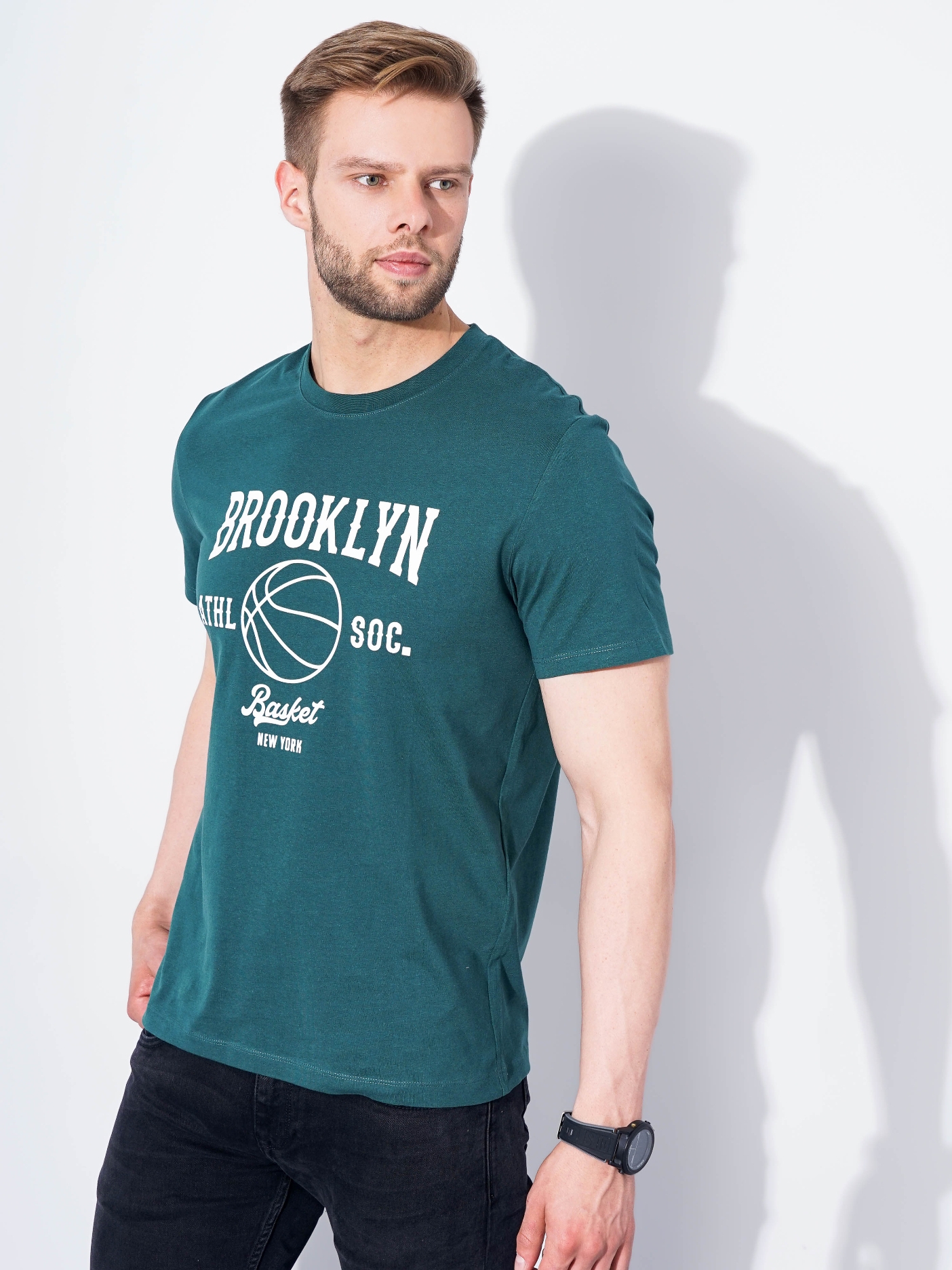 Men's Green Graphics Regular T-Shirts