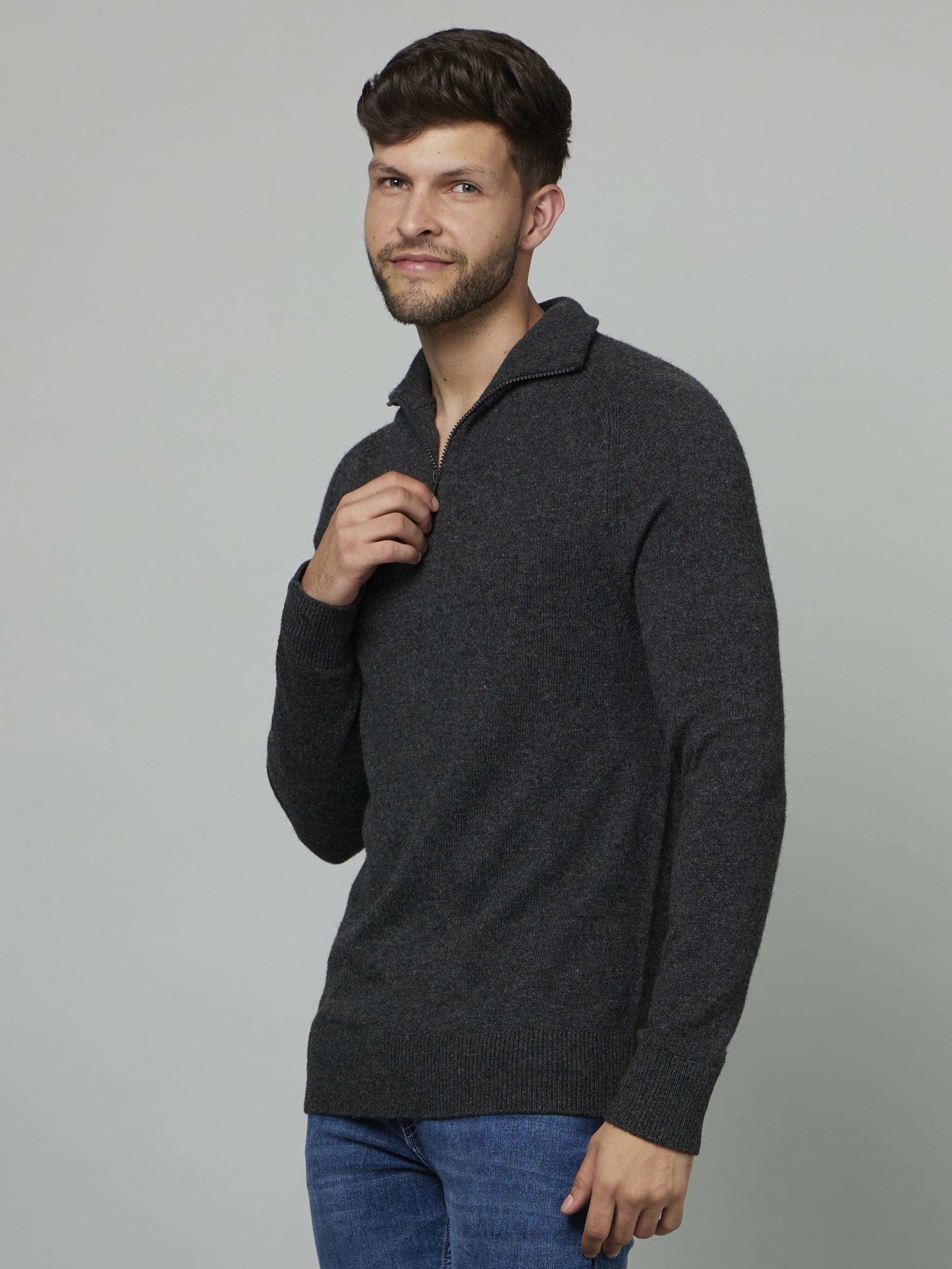 celio | Men's Grey Solid Sweaters 1