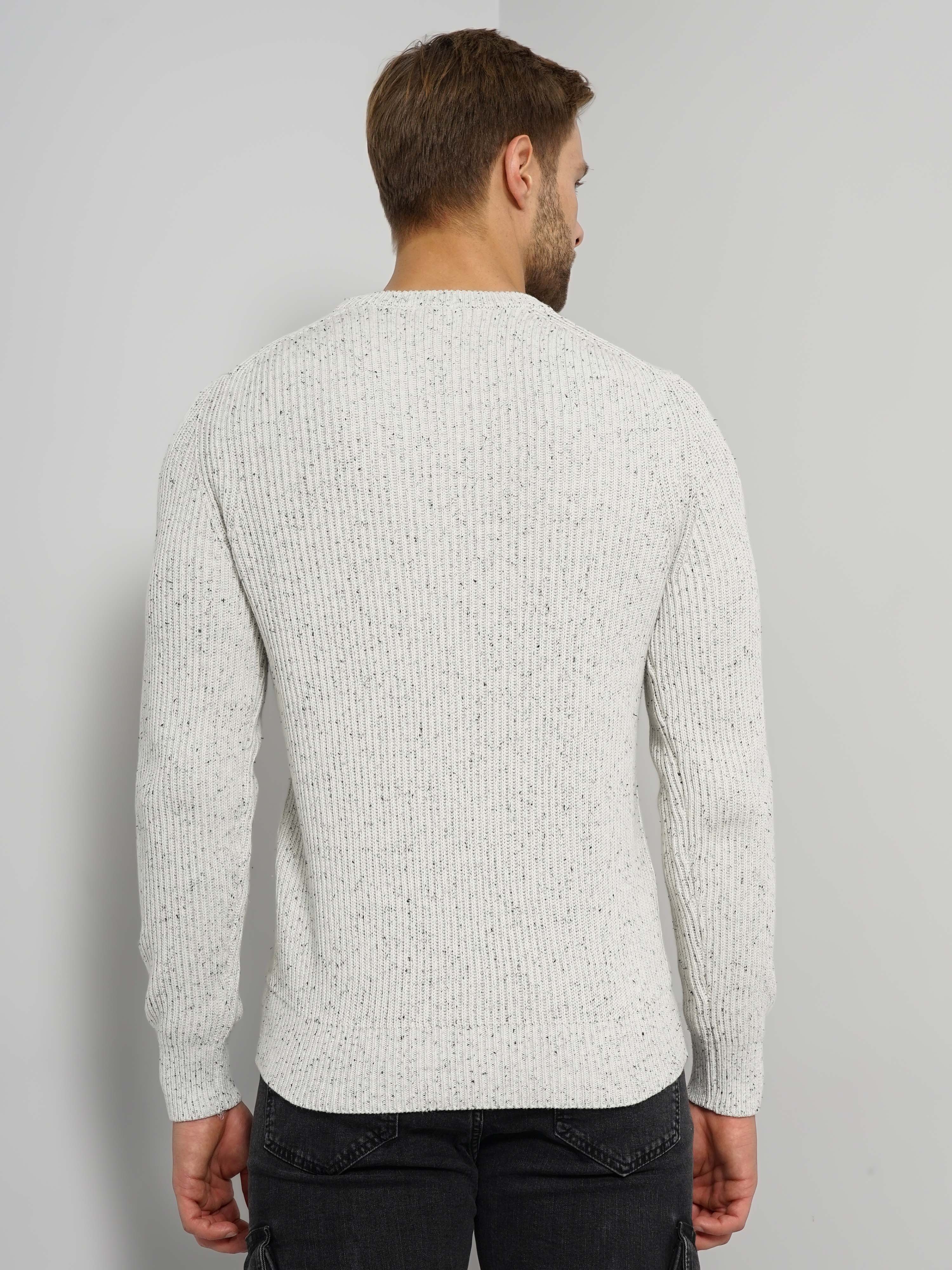 Men's White Knitted Sweaters