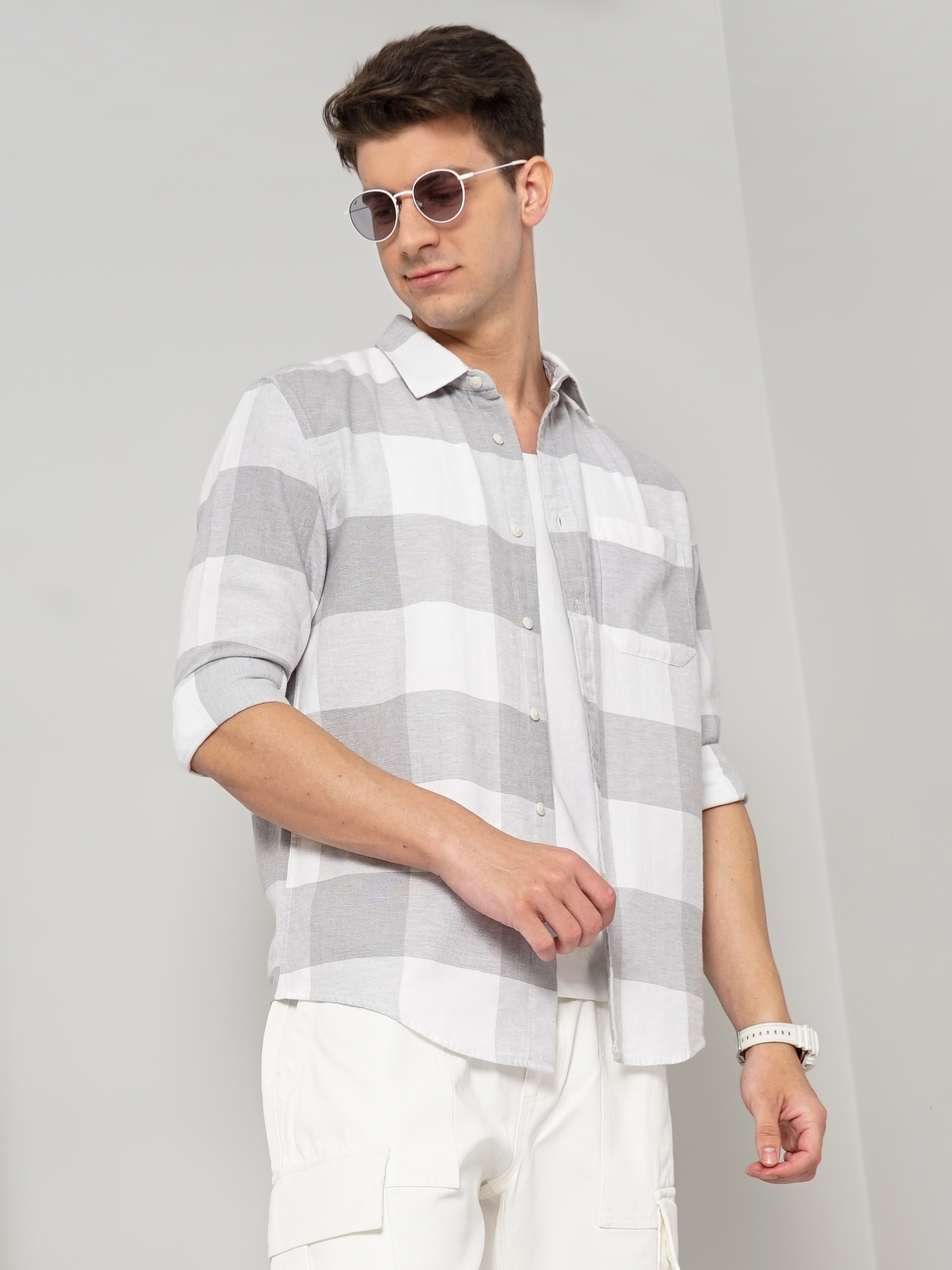 Men's White Checked Casual Shirts