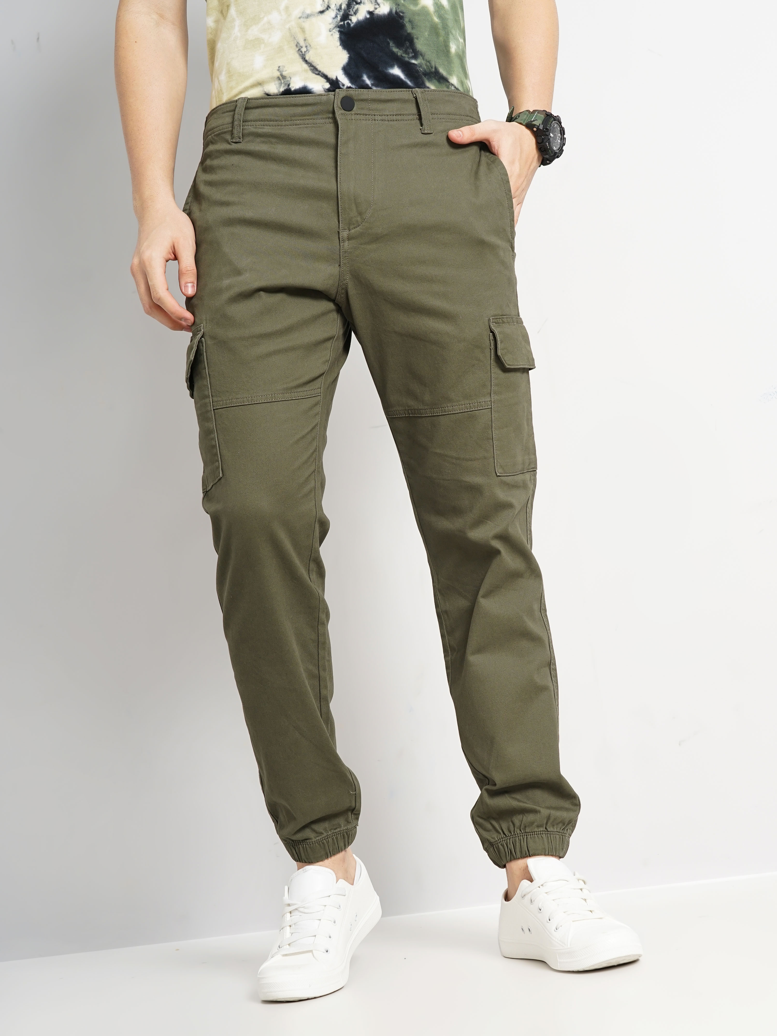Celio Men Green Solid Loose Fit Cotton Cargo Casual Trousers