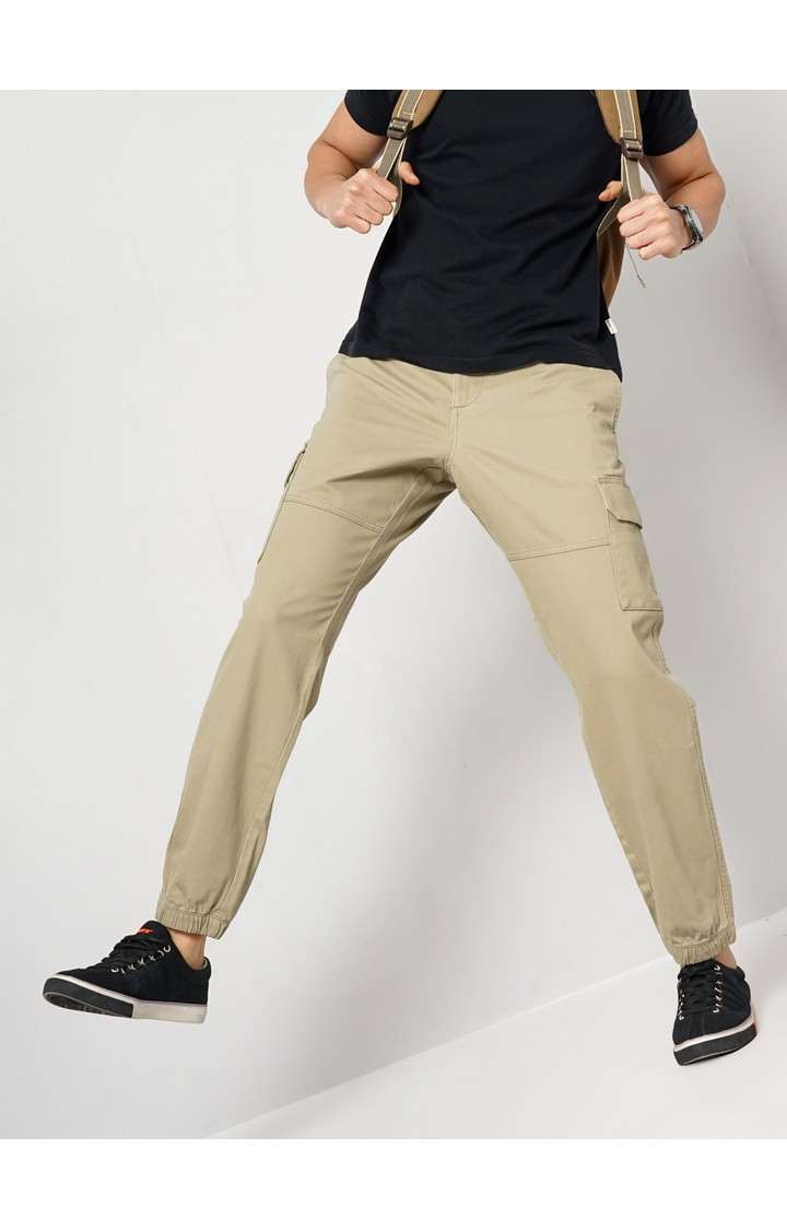 Celio Men Green Solid Regular Fit Cotton Cargo Trousers
