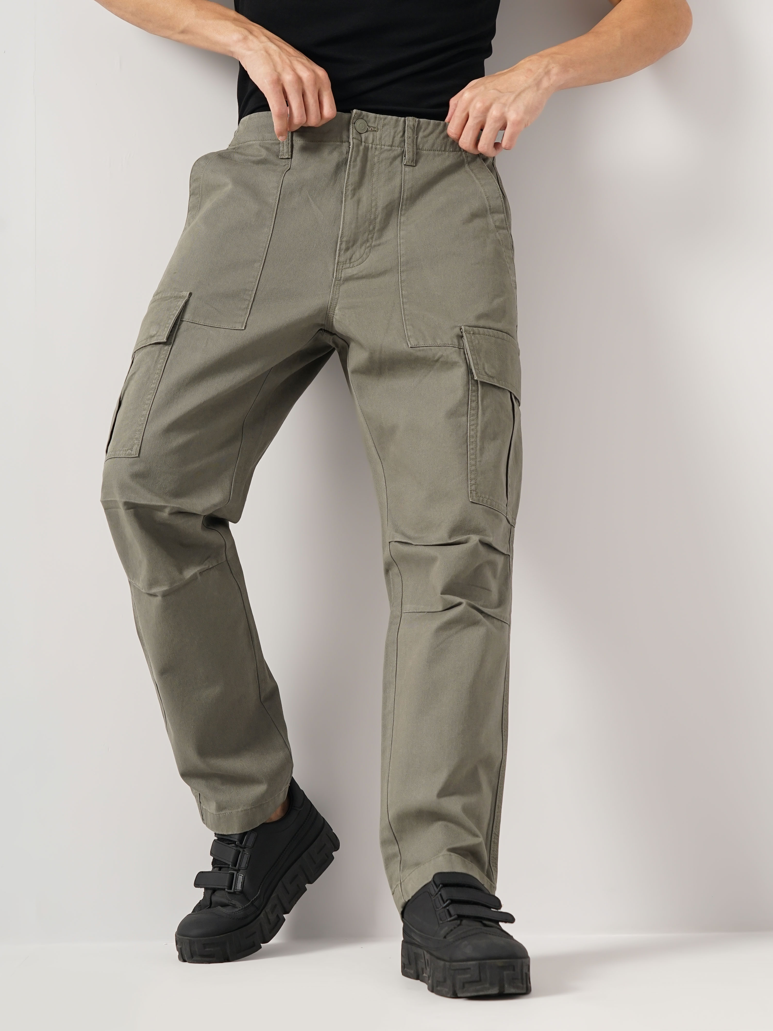 celio | Celio Men Olive Solid Straight Fit Cotton Cargo Trouser