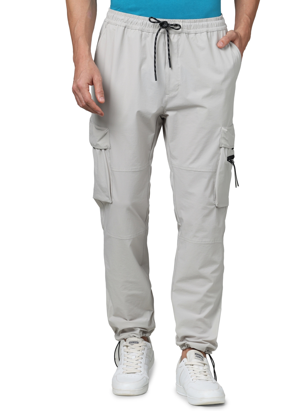 celio | Celio Men Grey Solid Regular Fit Nylon Cargo Trousers