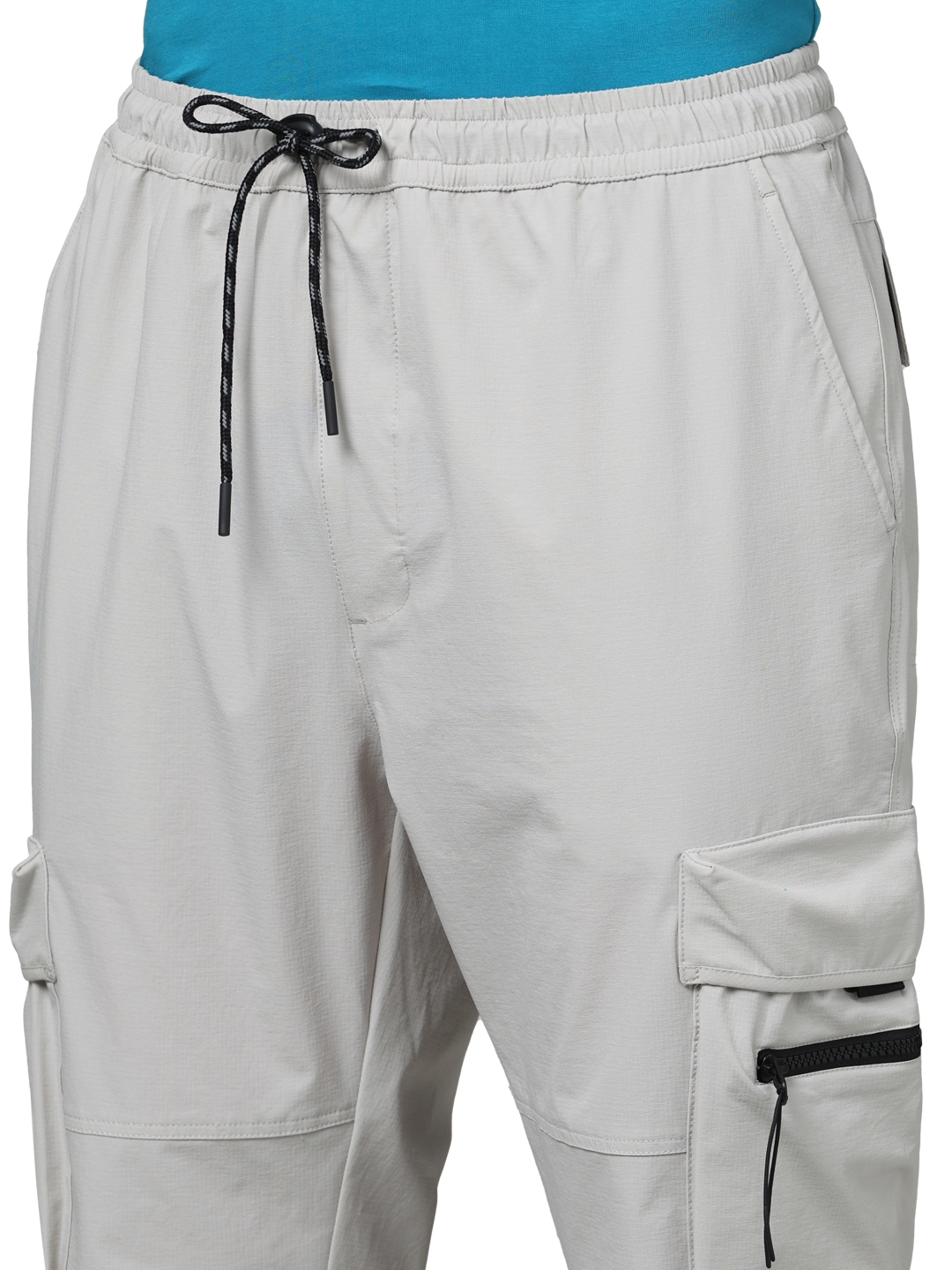 Celio Men Grey Solid Regular Fit Nylon Cargo Trousers