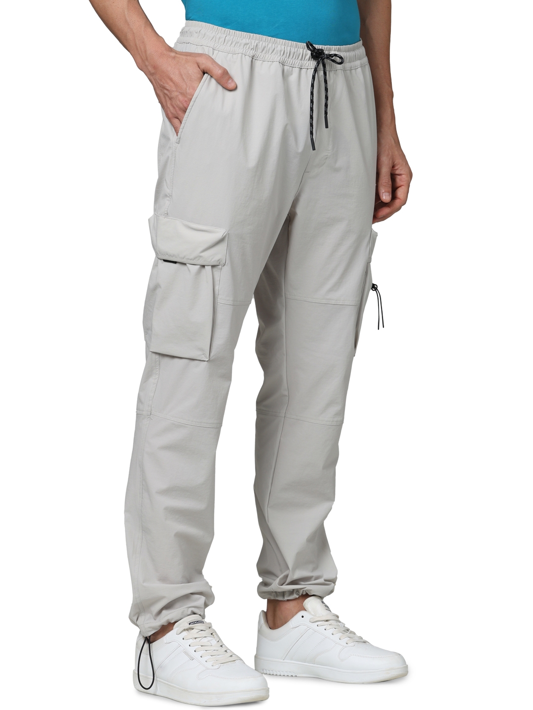 Celio Men Grey Solid Regular Fit Nylon Cargo Trousers