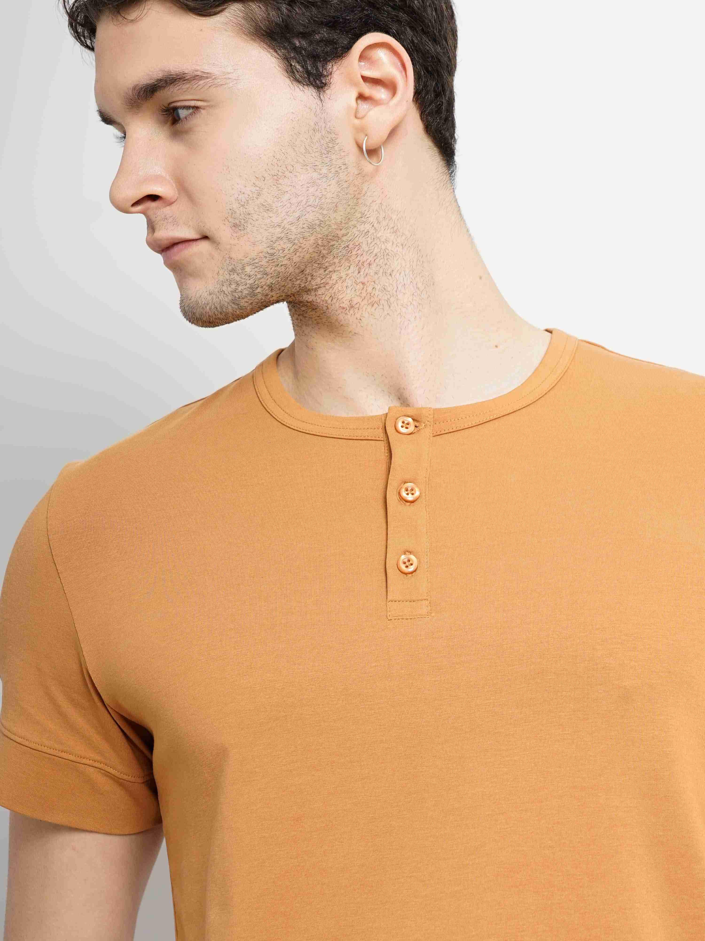 Celio Men Brown Solid Regular Fit Supima Cotton Henley Neck Tshirt