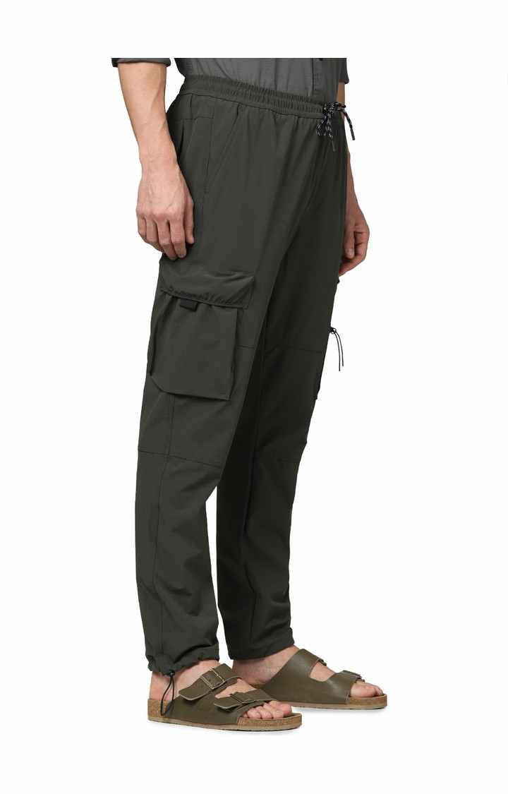 Celio Men Olive Solid Regular Fit Nylon Cargo Trousers