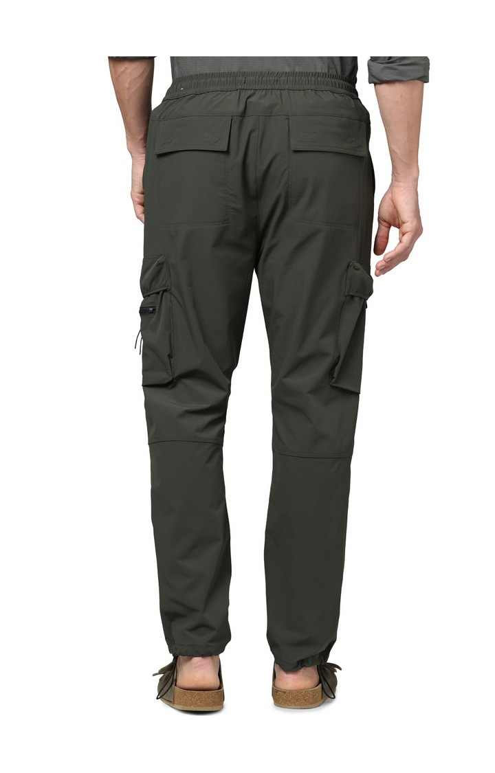 Celio Men Olive Solid Regular Fit Nylon Cargo Trousers