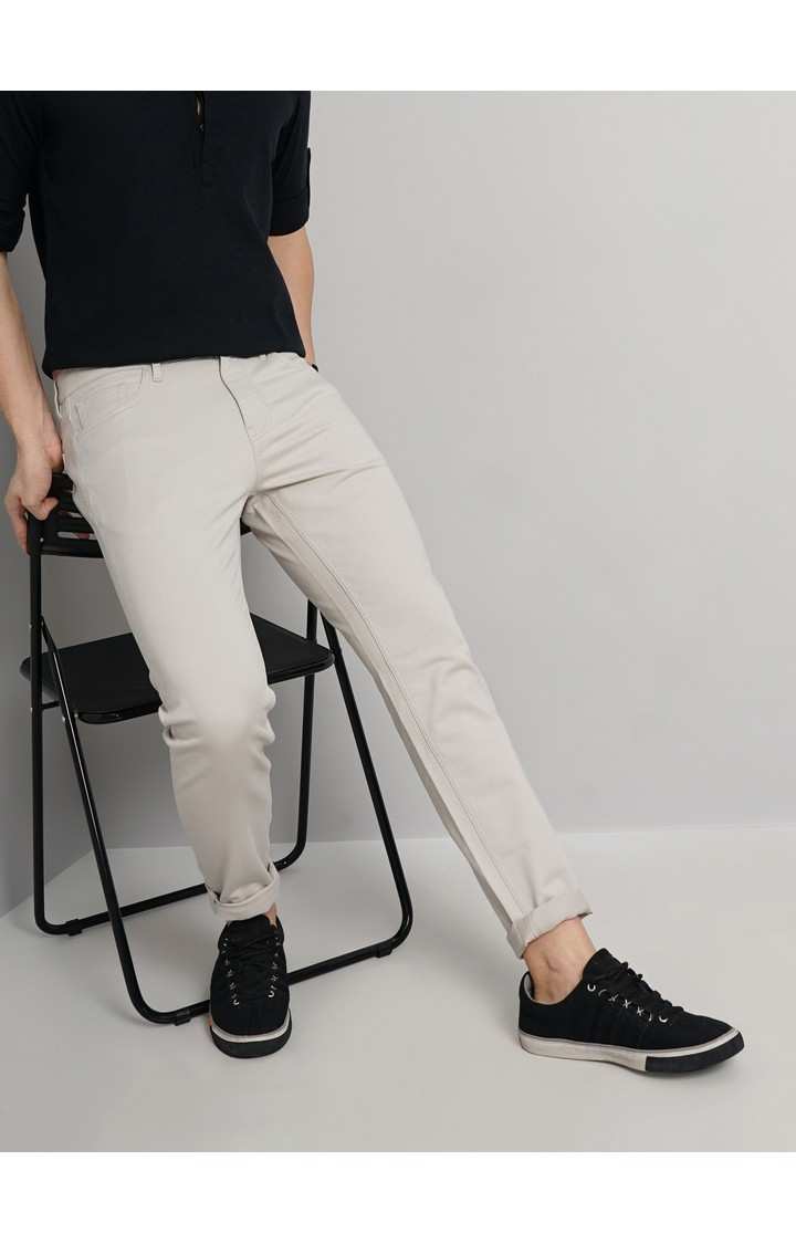 Celio Men Beige Solid Slim Fit Dobby Cotton Pants Casual Trousers