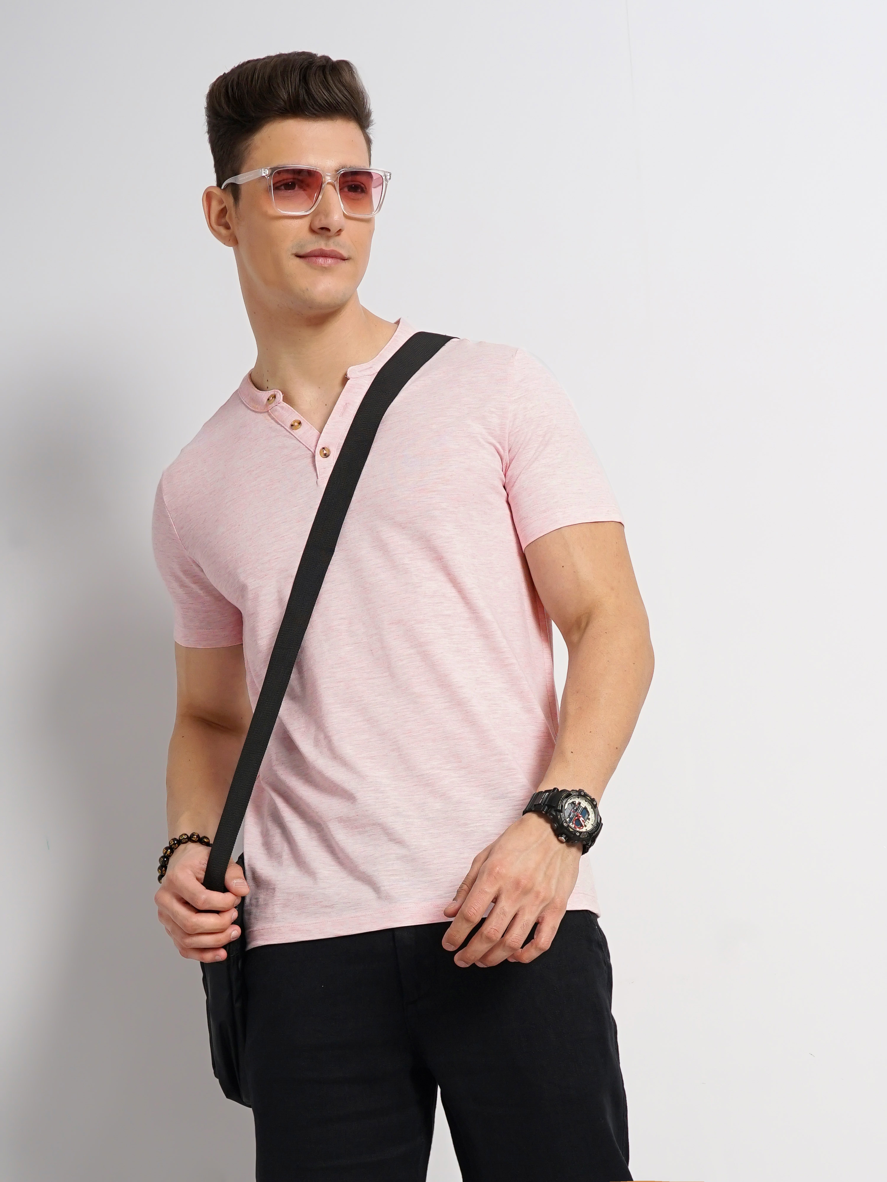 Celio Men Pink Solid Regular Fit Cotton Tshirts