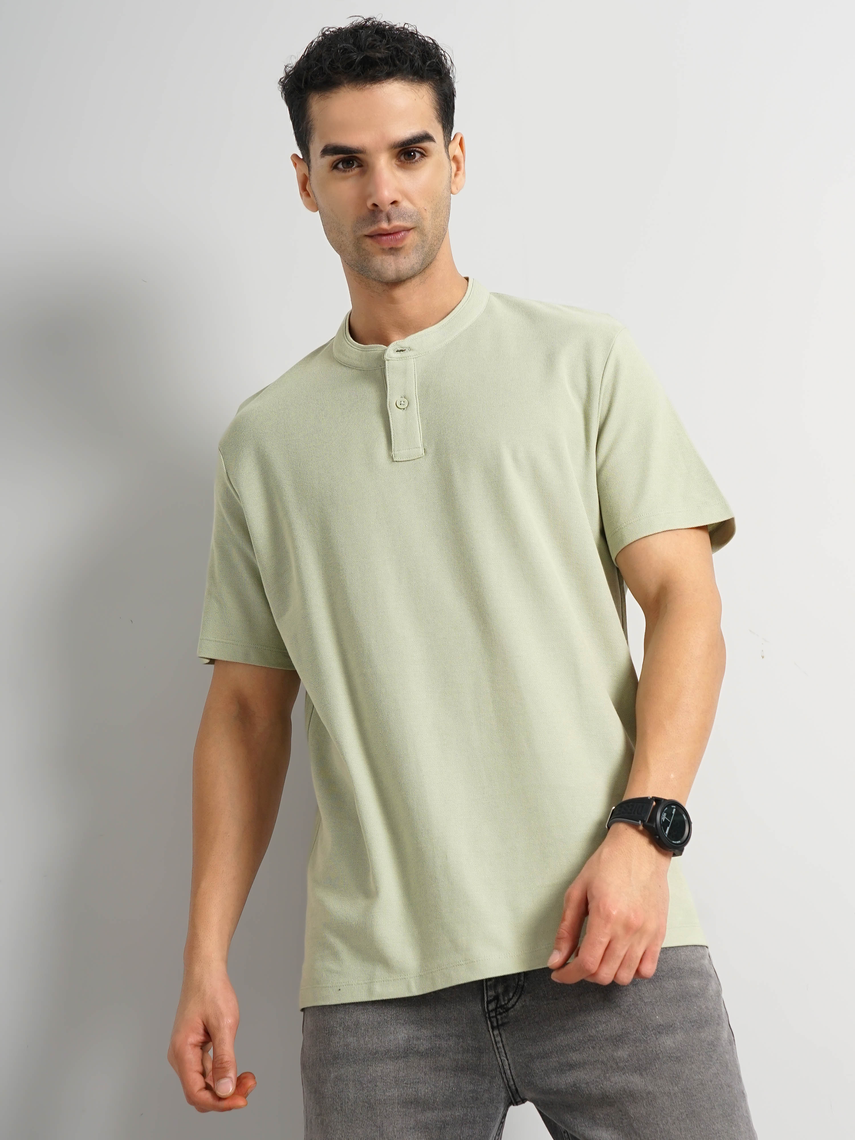 Celio Men Green Solid Regular Fit Cotton Tshirts