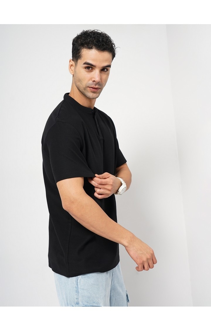 Celio Men Black Solid Regular Fit Cotton Tshirts