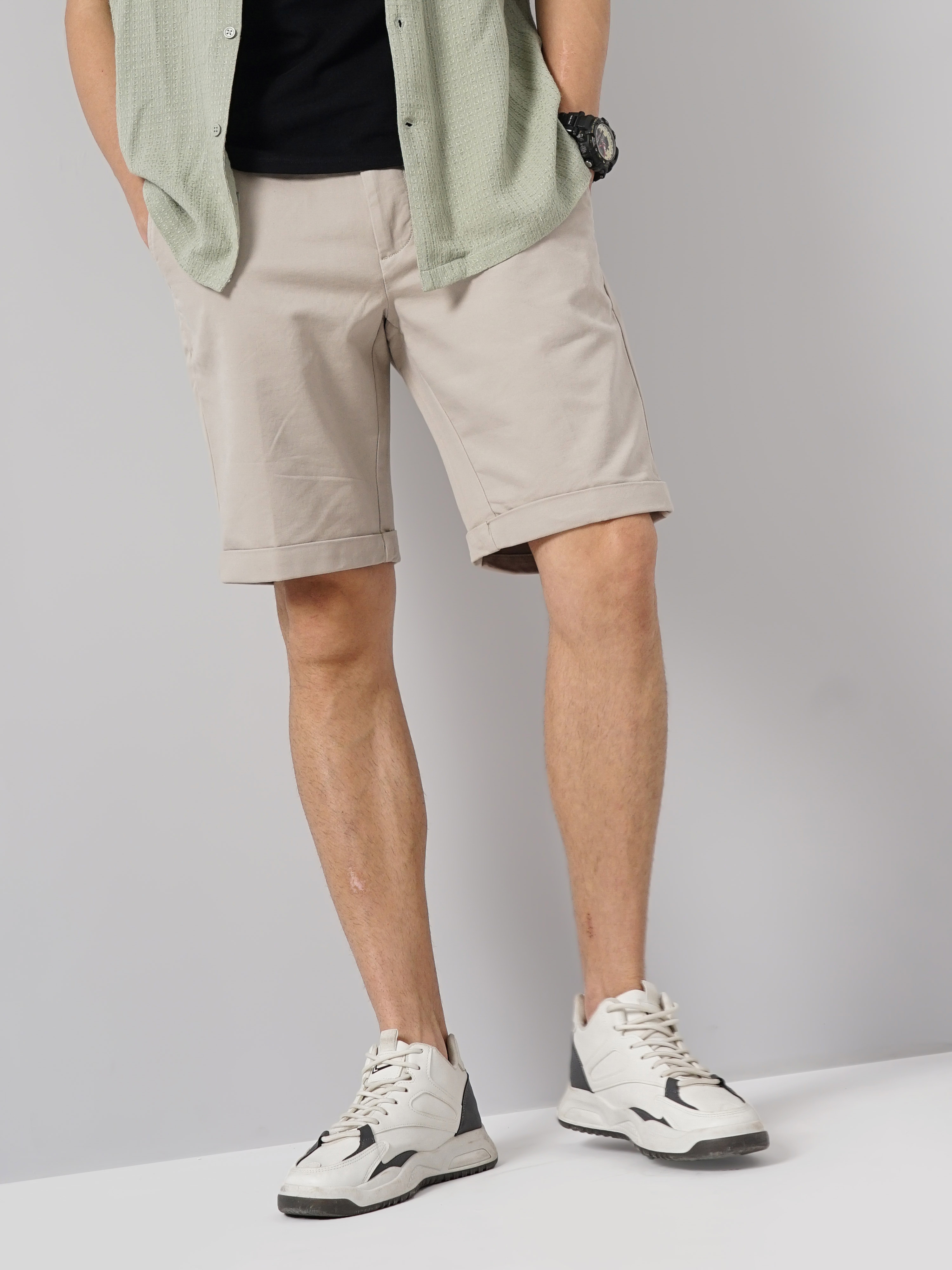 Celio Men Beige Solid Loose Fit Cotton Cargo Casual Shorts