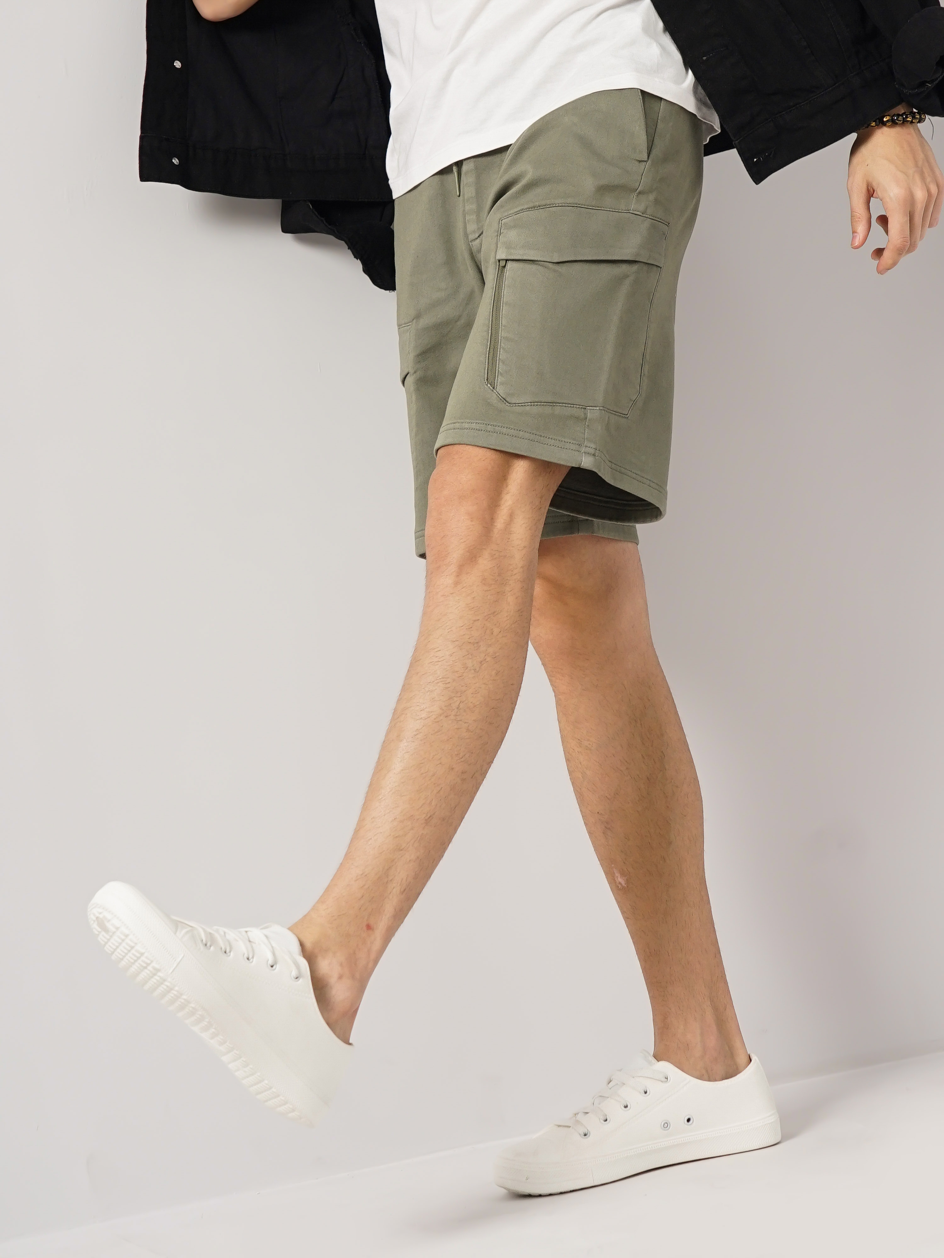 Celio Men Olive Solid Loose Fit Cotton Casual Shorts