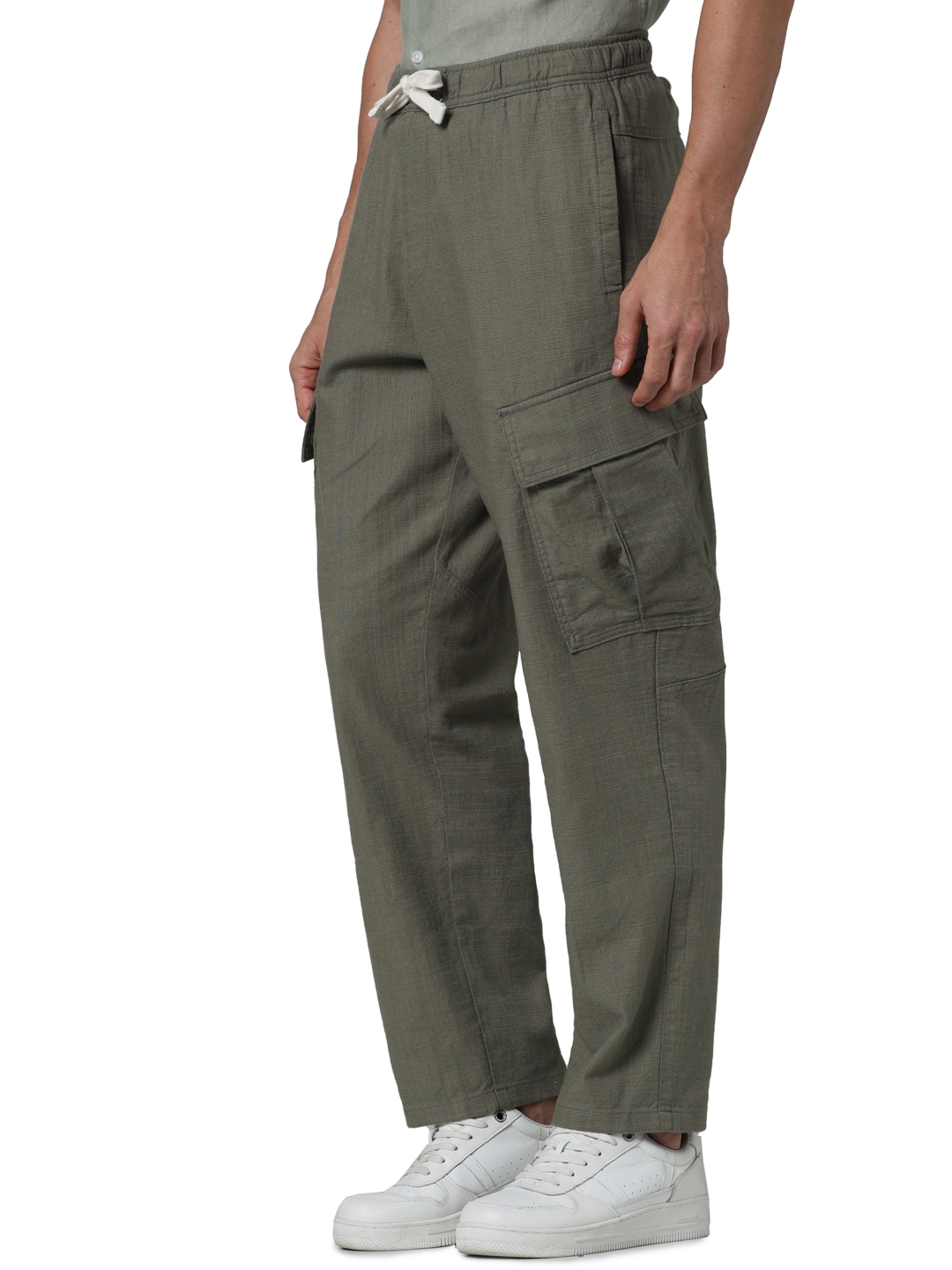 Celio Men Olive Solid Regular Fit Cotton Cargo / Jogger Trousers