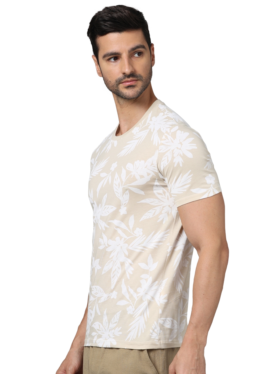 Celio Men Beige Regular Fit Cotton All Over Print Tshirts