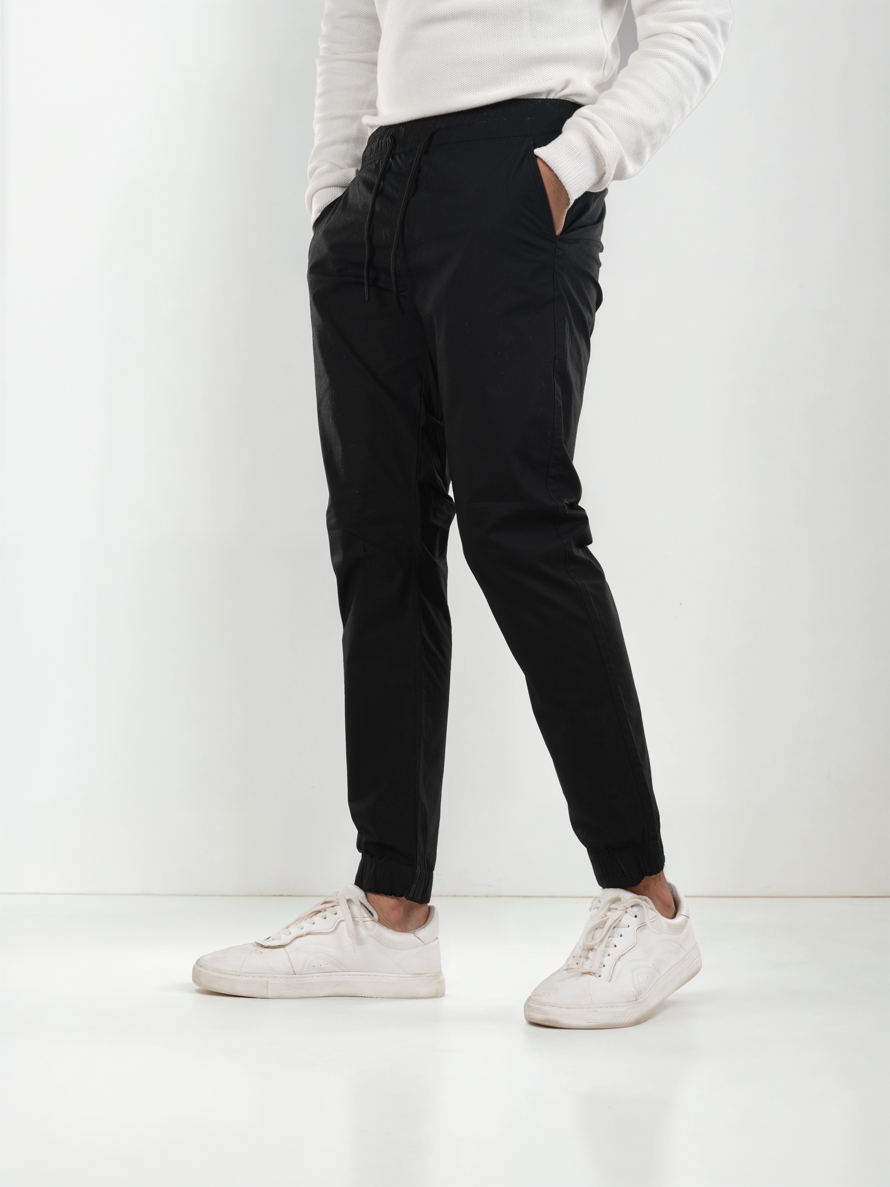 Celio Men Black Solid Loose Fit Cotton Jog Pant