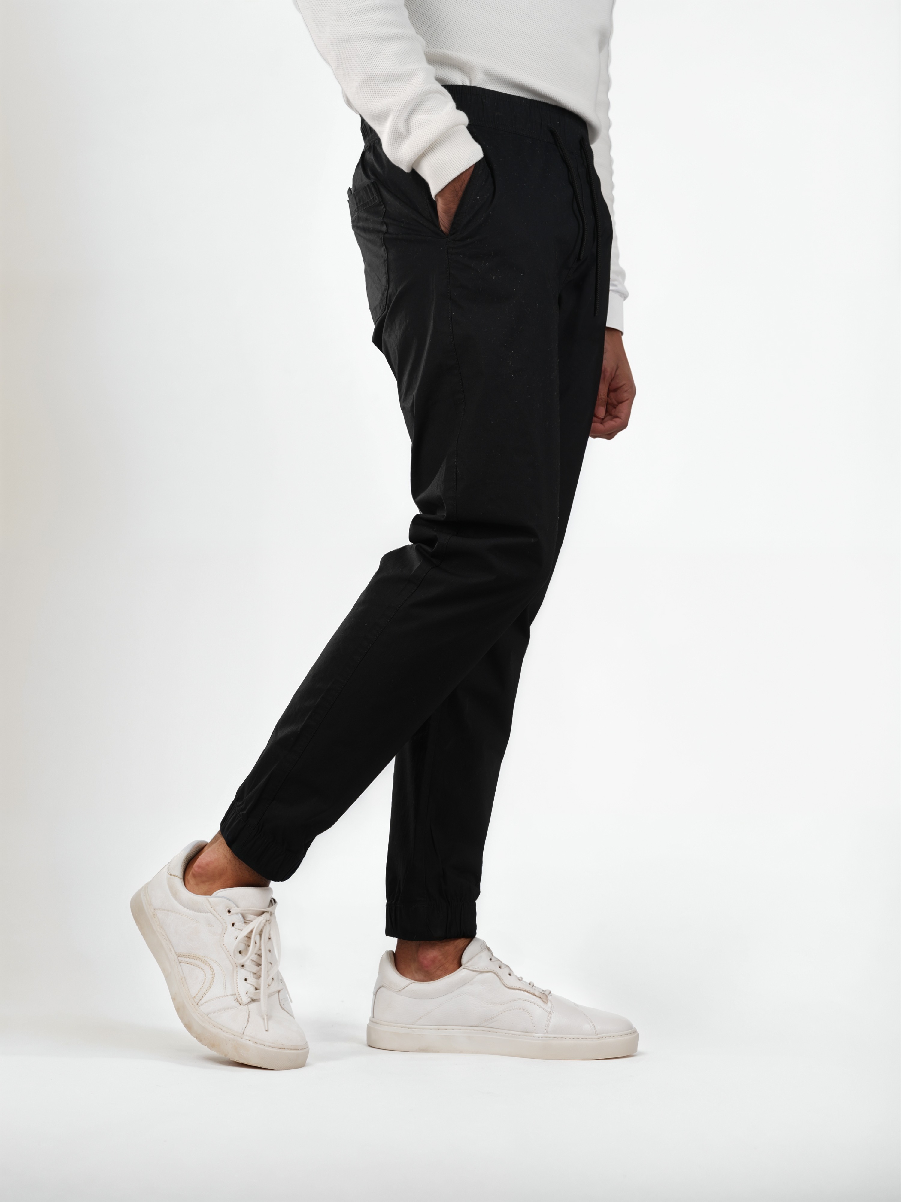 Celio Men Black Solid Loose Fit Cotton Jog Pant