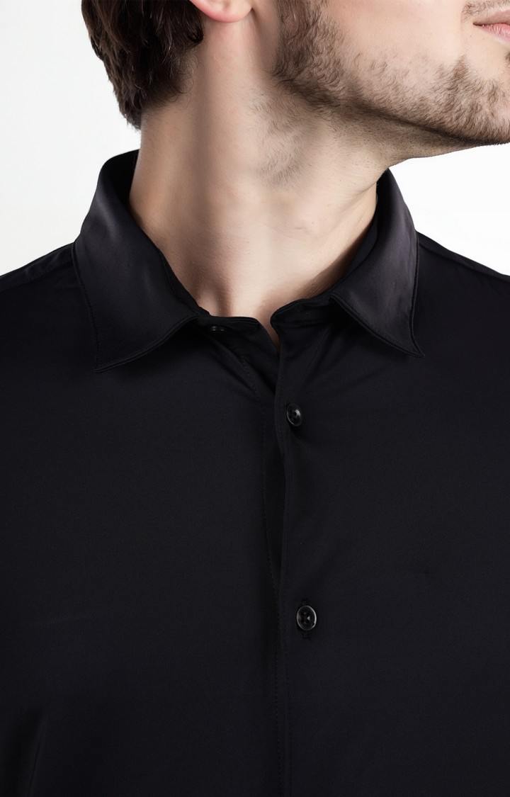 Celio Men Black Solid Regular Fit Nylon Knit Shirts