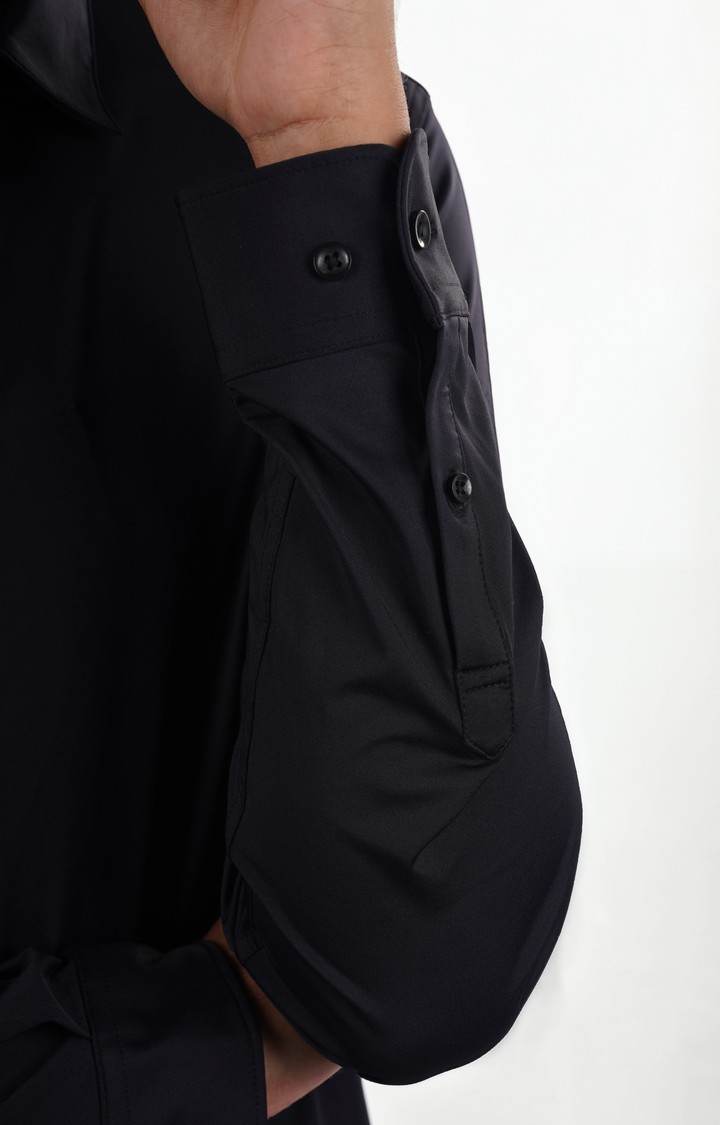 Celio Men Black Solid Regular Fit Nylon Knit Shirts