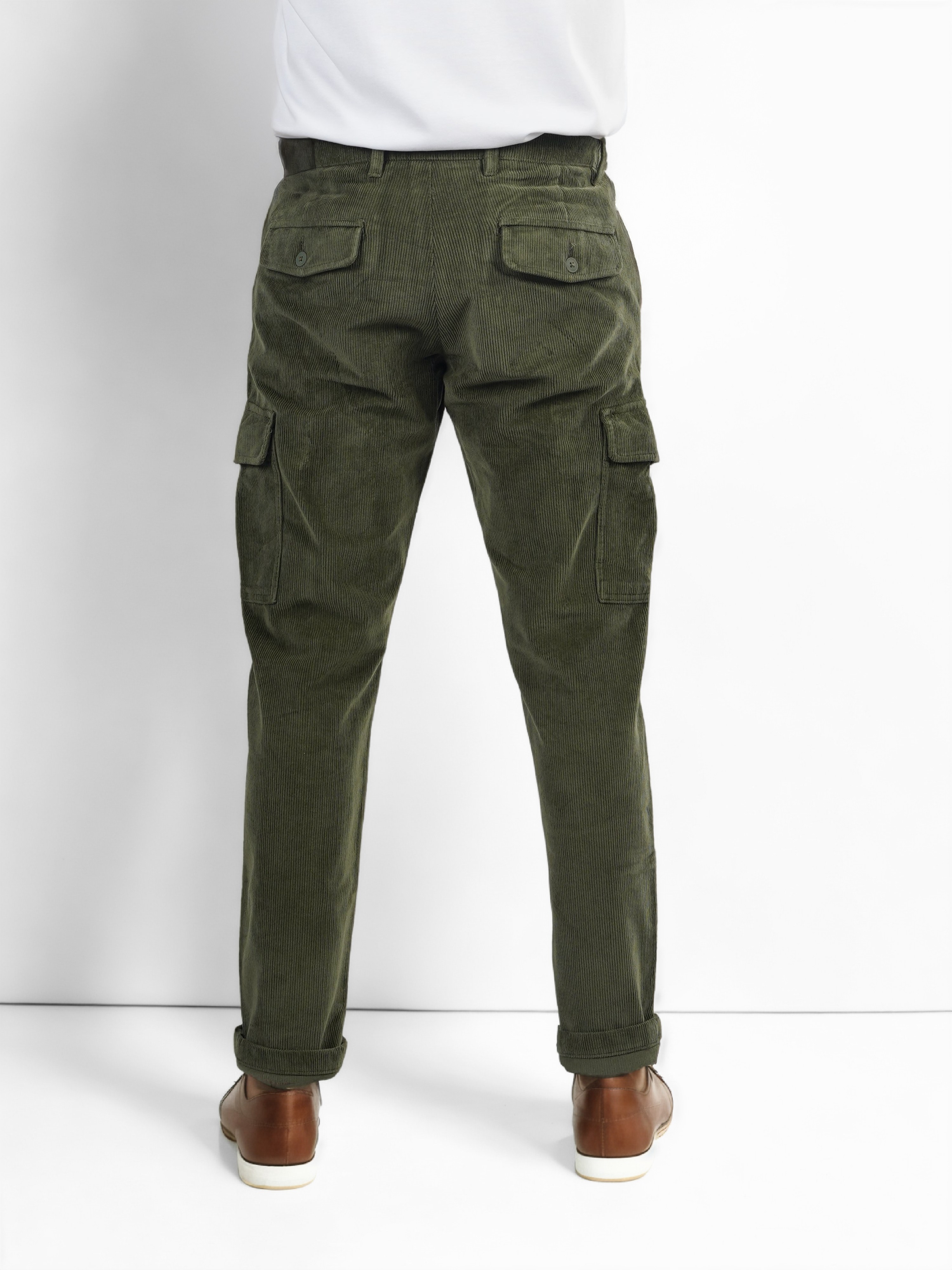Celio Men Olive Solid Straight Fit Cotton Cargo Trousers