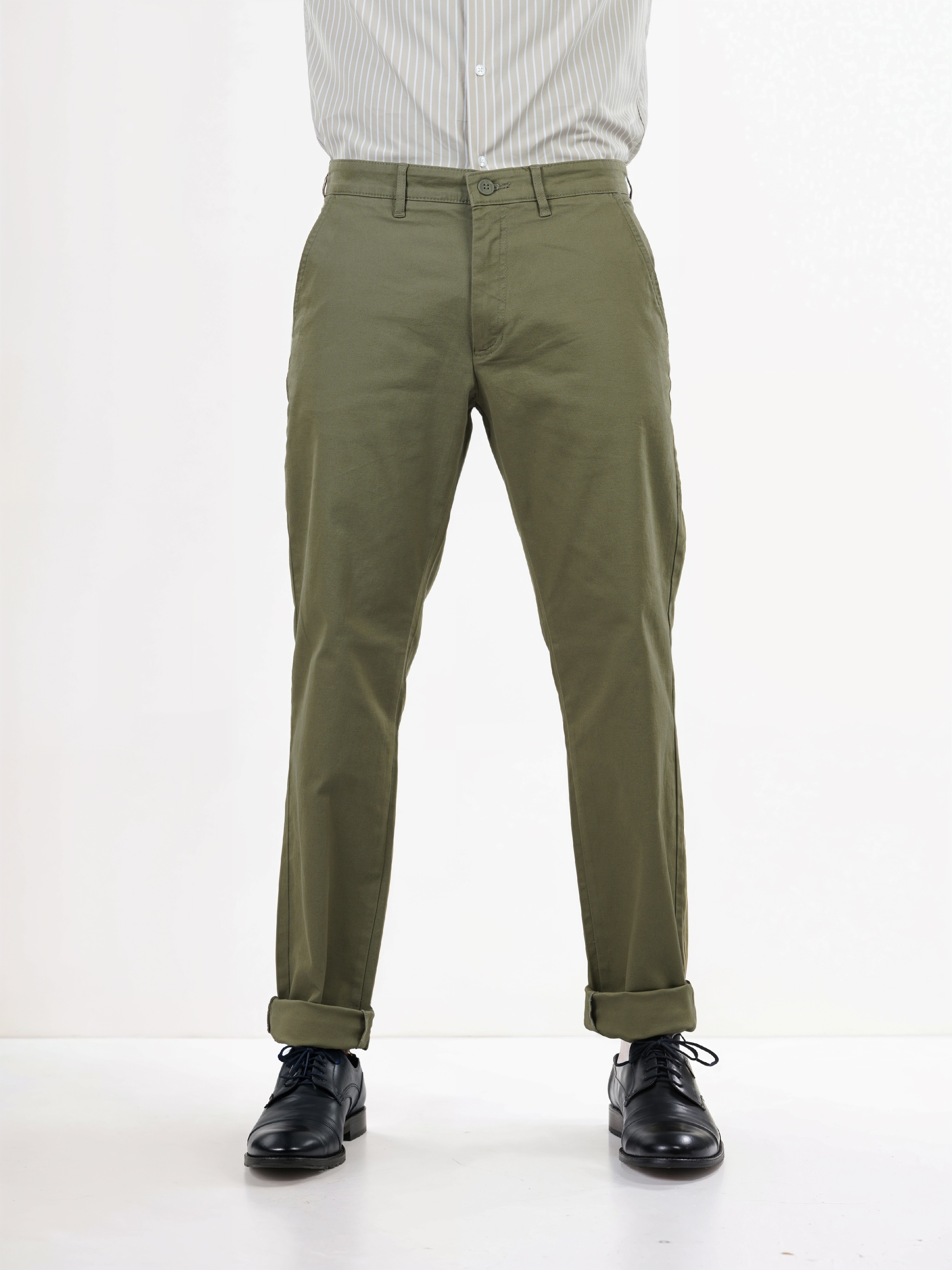 Celio Men Olive Solid Slim Fit Cotton Trousers