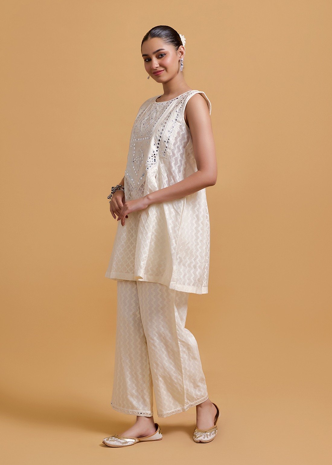 Azra Mirror Offwhite Sleeveless Kurta