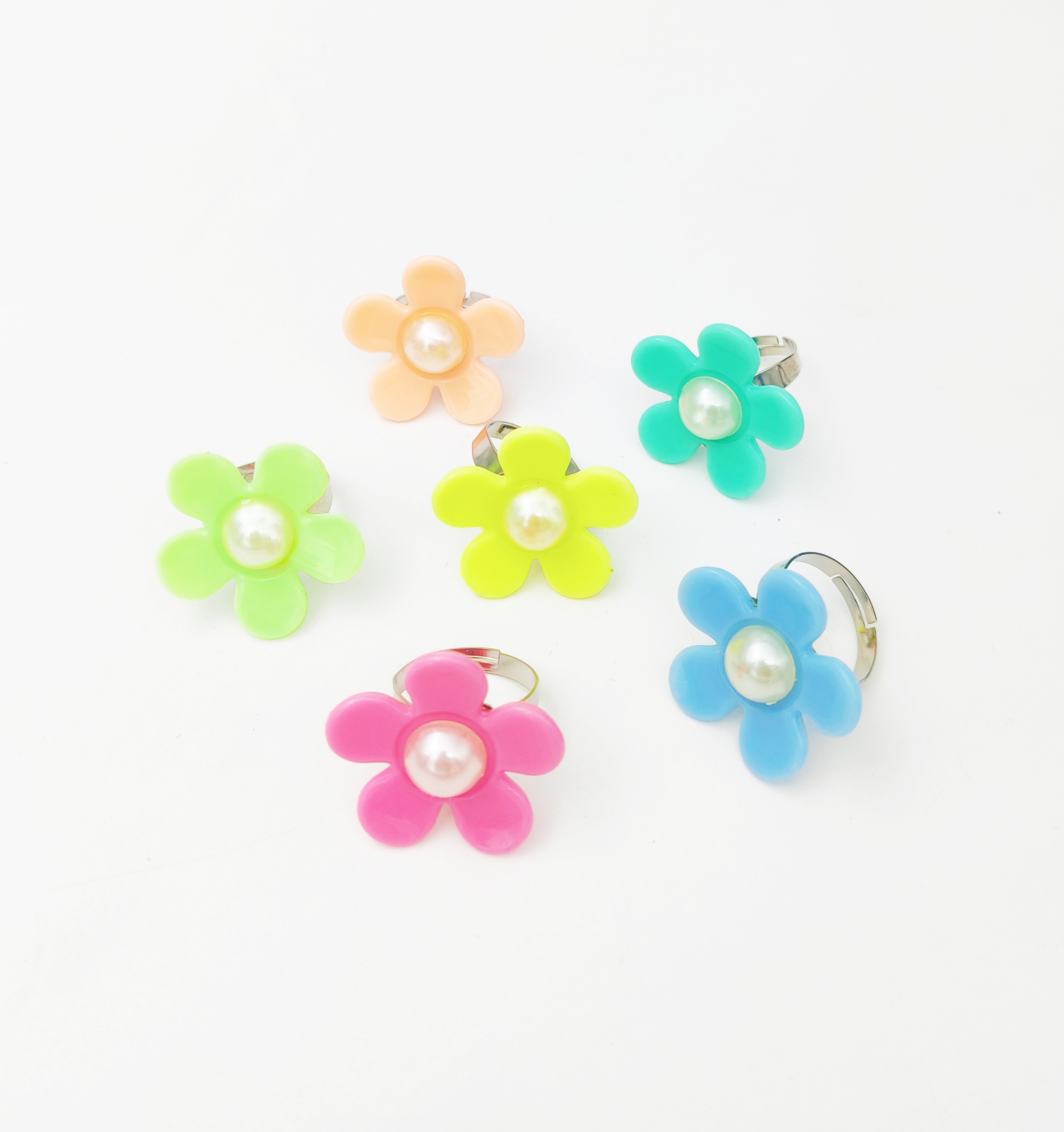 Set Of 6 Flower & Pearl Rings