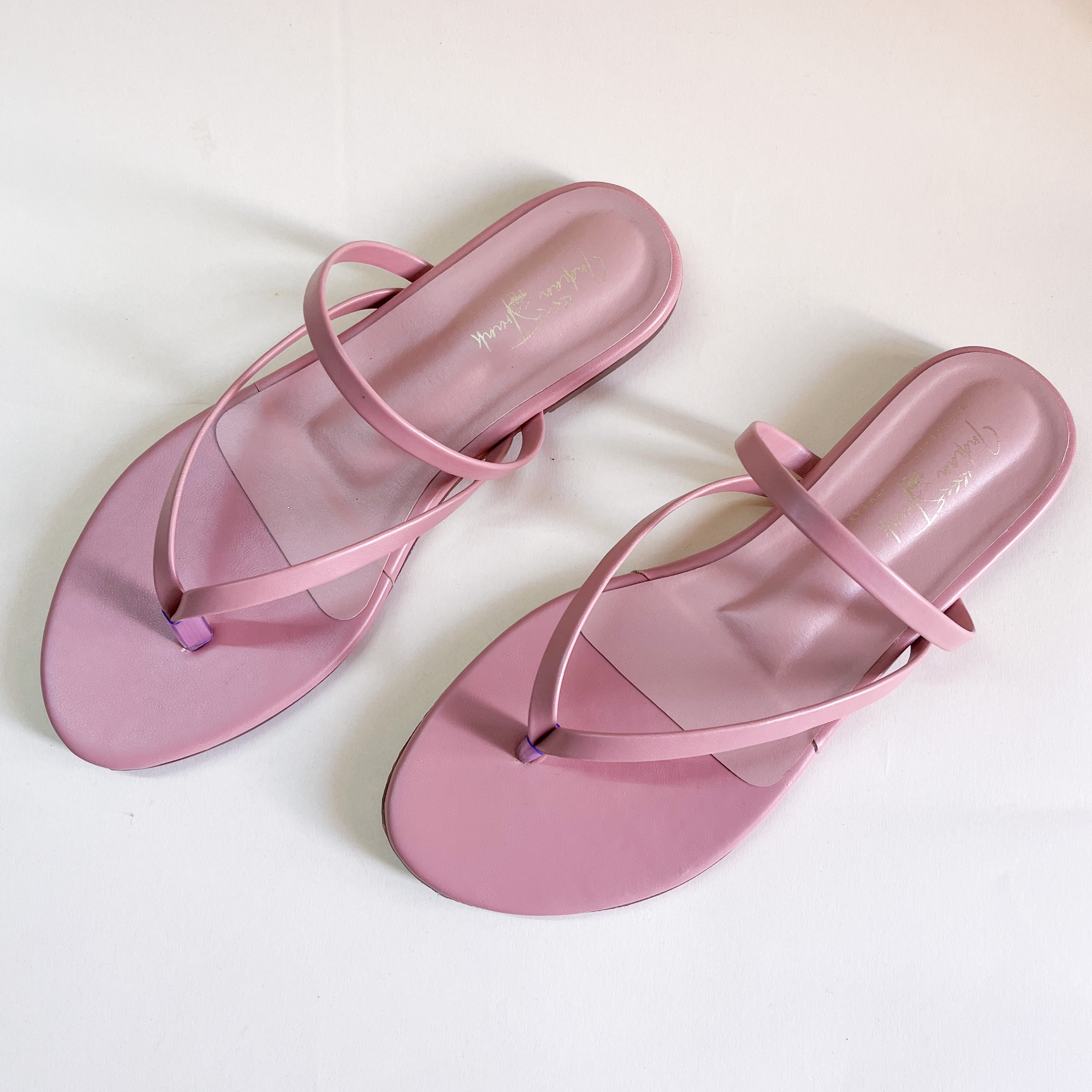 SunSway V-Strap Flat Sandals