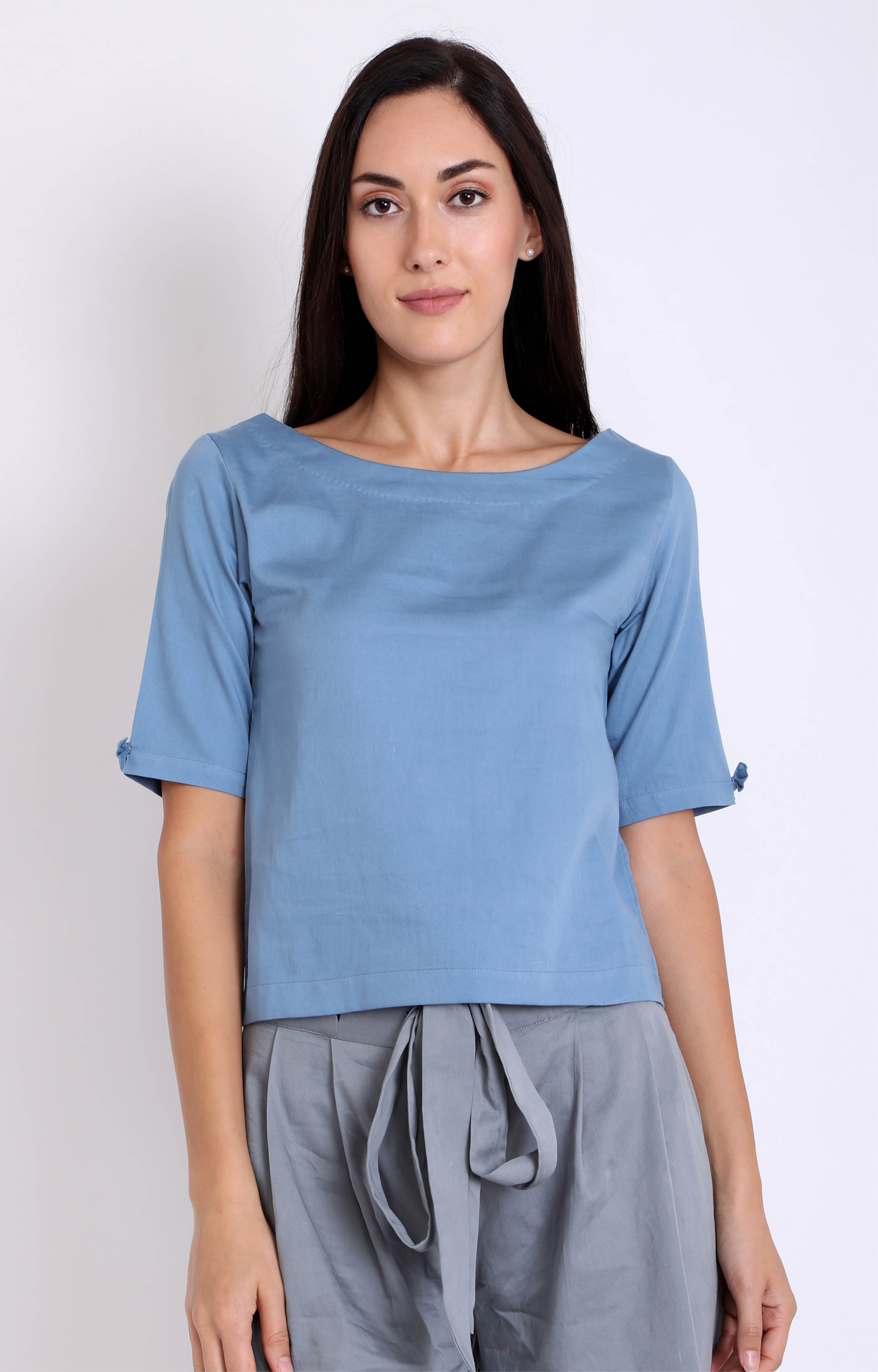 3X9T | Women's Blue Cotton Satin Solid Box Top undefined