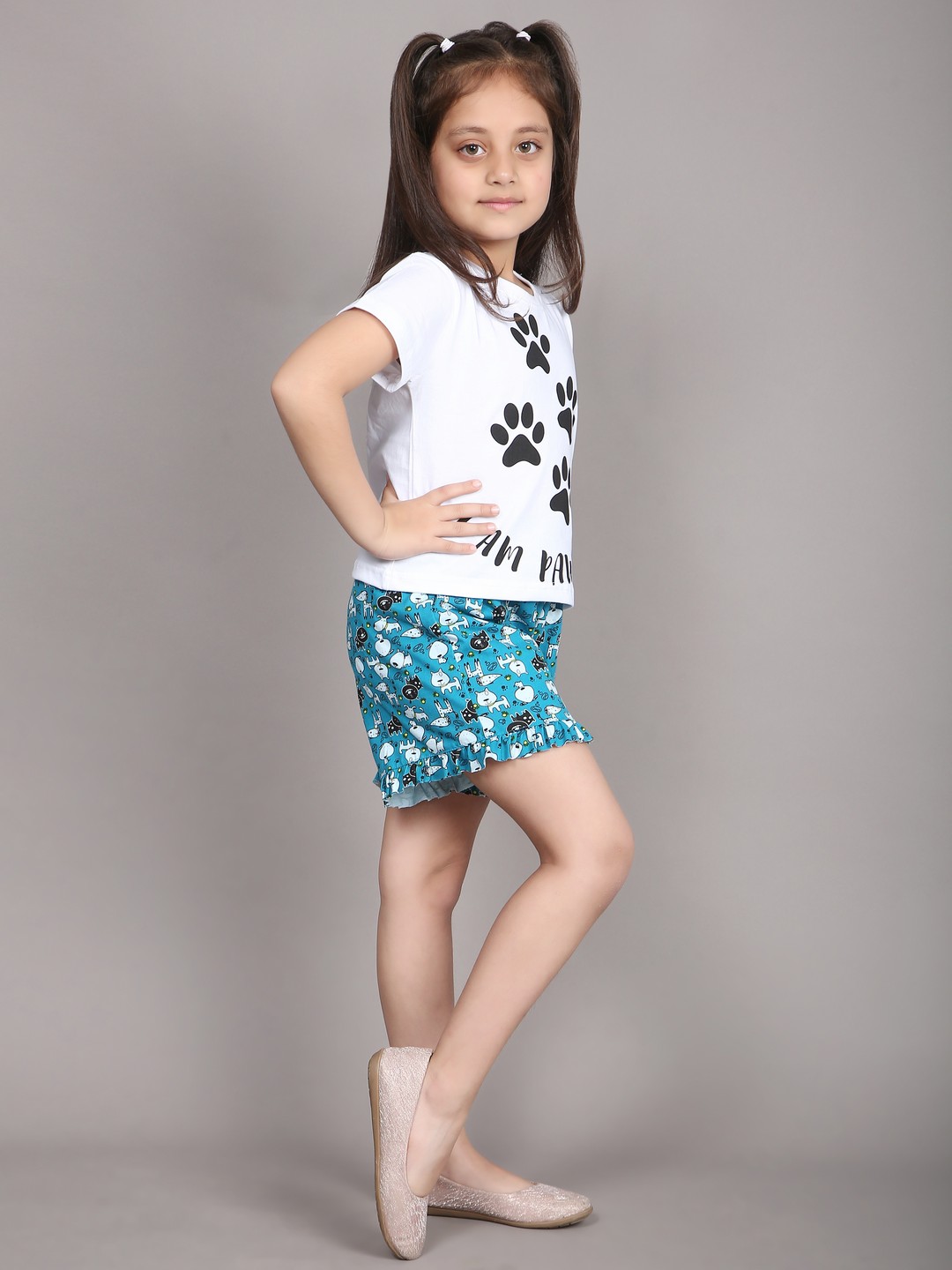 Ninos Dreams Girls Tshirt with Shorts Set Green Dog Print