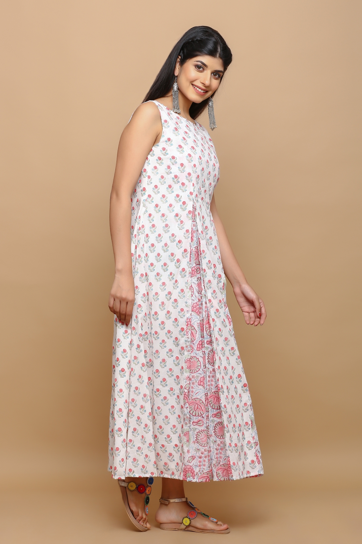 KAARAH BY KAAVYA | White buti printed dress with fish jaal kali undefined