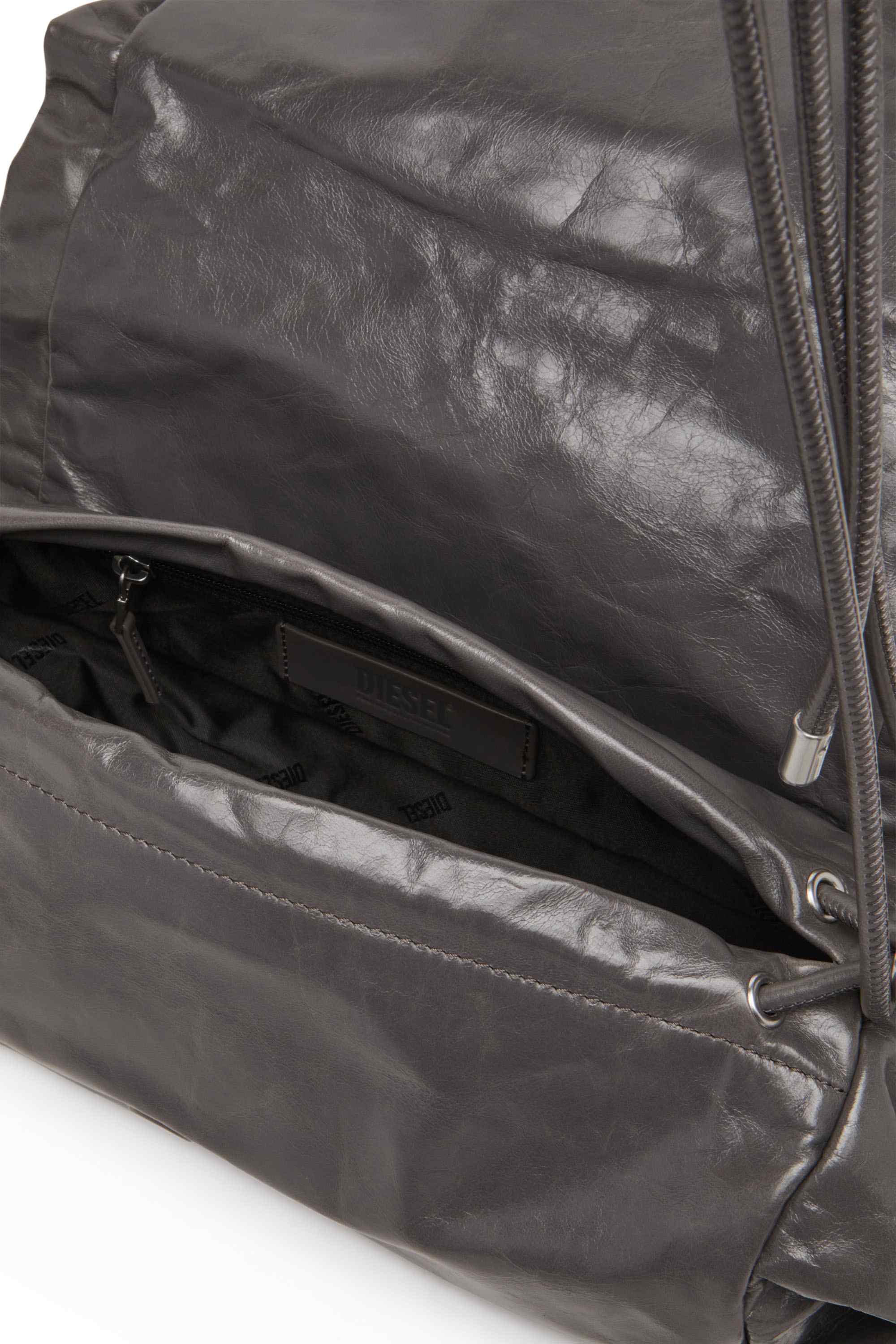 Grey Scrunch-D M-Shoulder bag in shiny leather