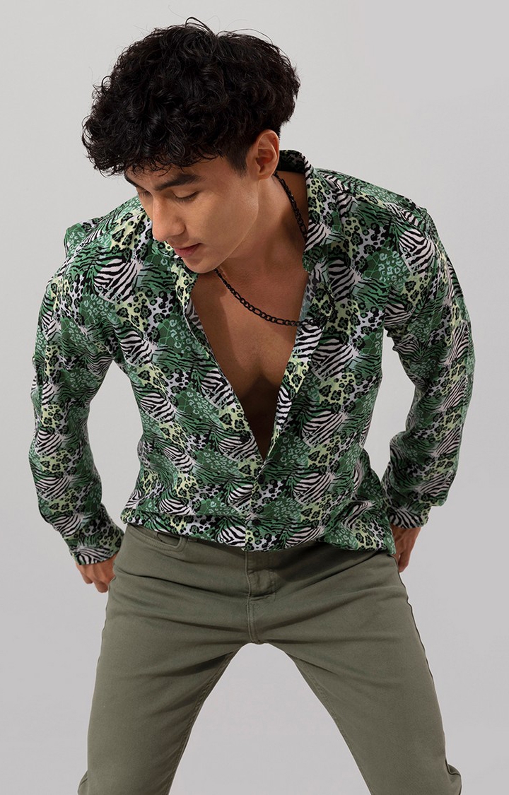 SNITCH | Men's Green Rayon Printed Casual Shirt 2